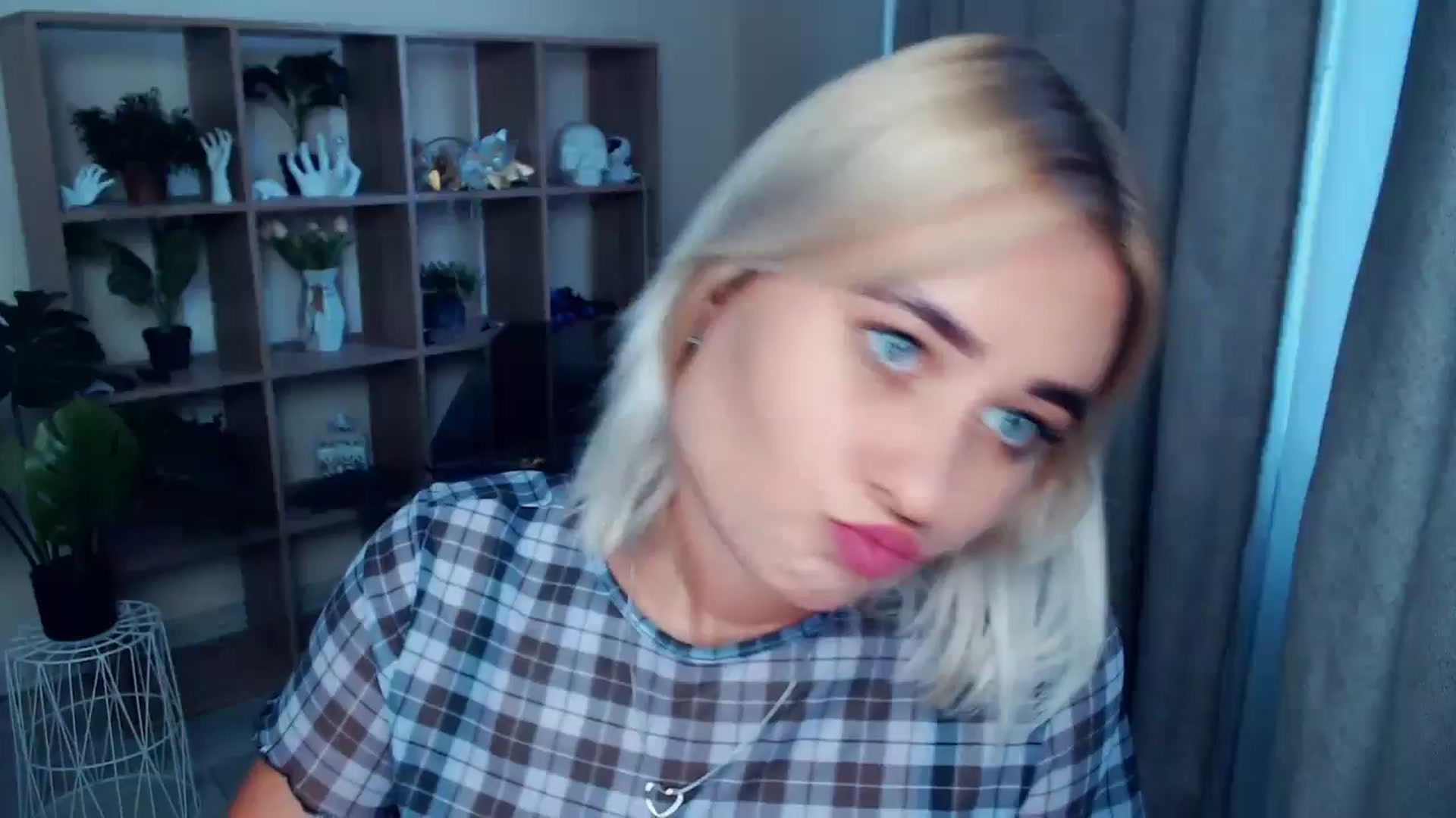 Gallery image thumbnail from Kukla_kolduna's myfreecams stream on, 08/21/2024, 17:01 image 15 of 20