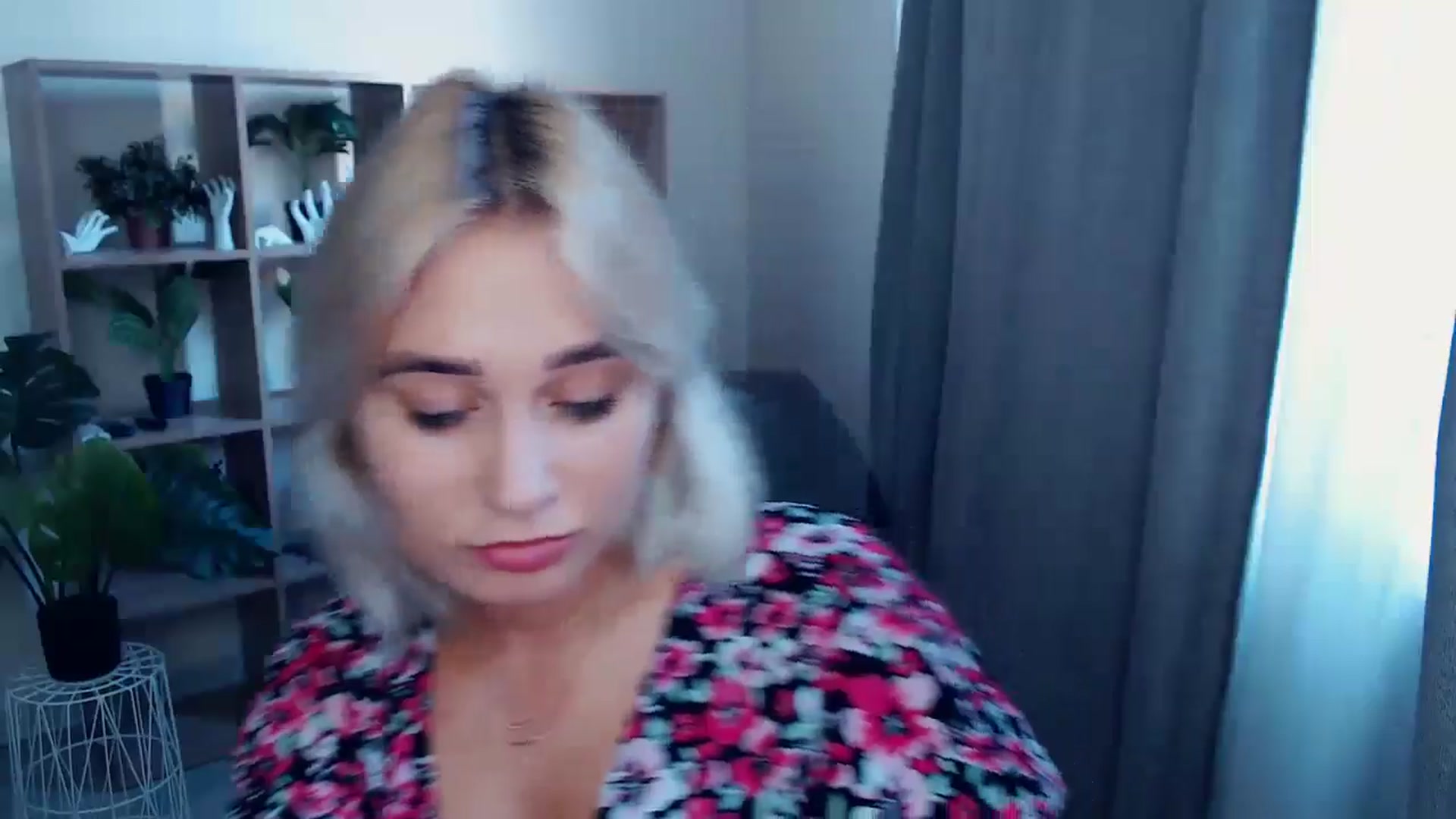 Gallery image thumbnail from Kukla_kolduna's myfreecams stream on, 08/22/2024, 15:55 image 10 of 20