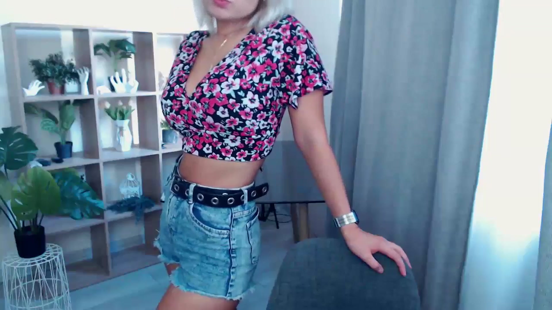 Gallery image thumbnail from Kukla_kolduna's myfreecams stream on, 08/22/2024, 15:55 image 11 of 20