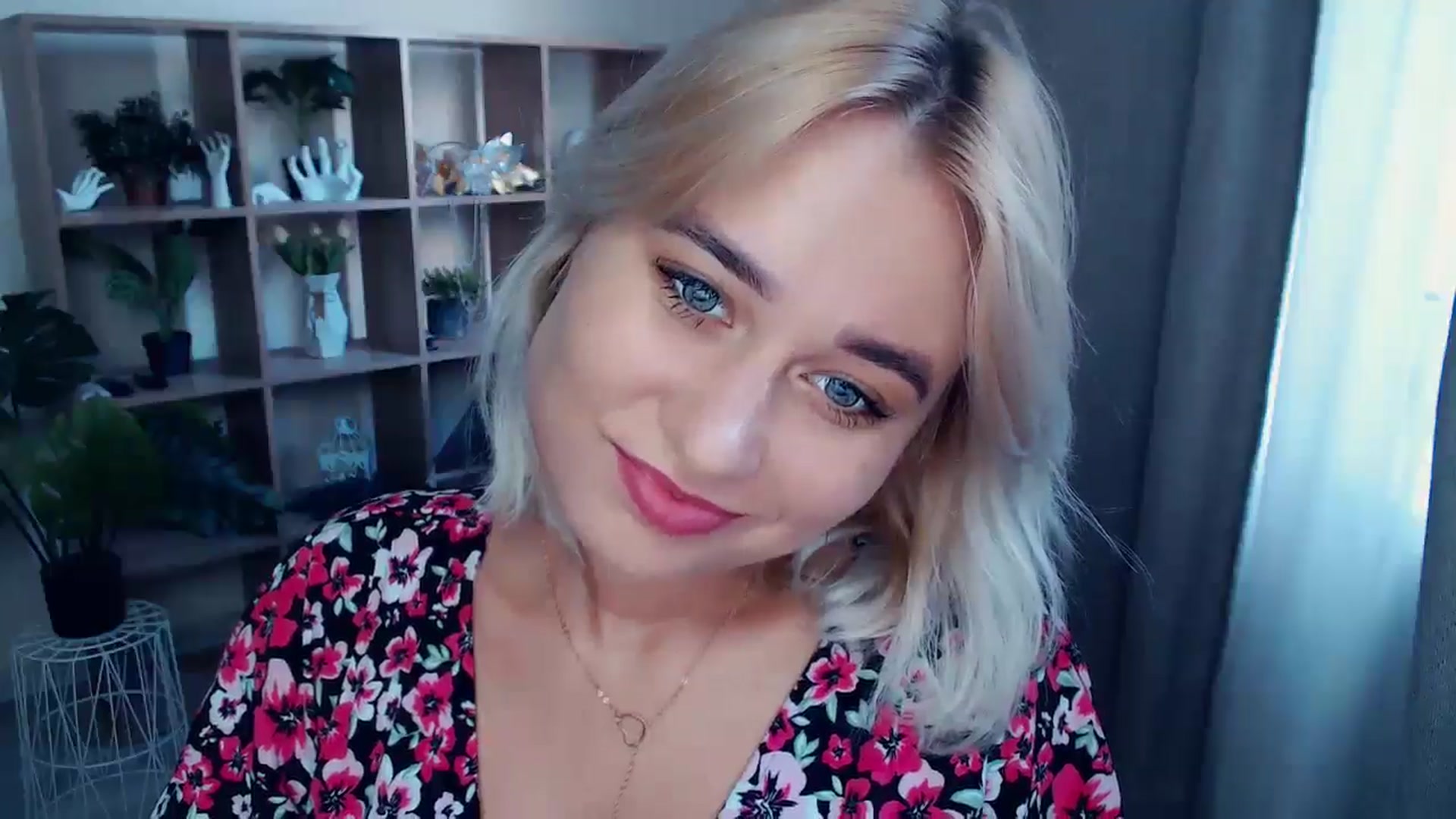 Gallery image thumbnail from Kukla_kolduna's myfreecams stream on, 08/22/2024, 16:16 image 6 of 20