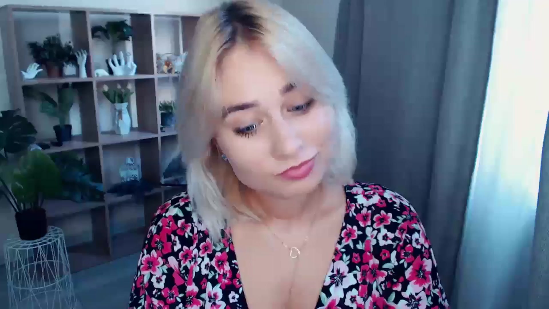 Gallery image thumbnail from Kukla_kolduna's myfreecams stream on, 08/22/2024, 16:16 image 12 of 20