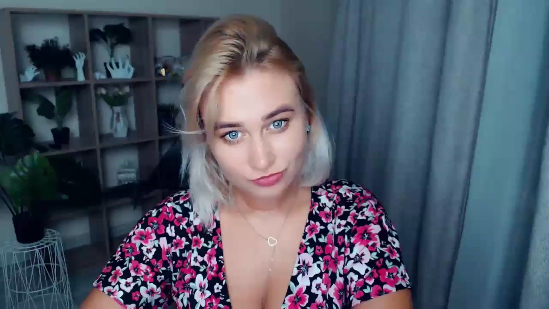 Gallery image thumbnail from Kukla_kolduna's myfreecams stream on, 08/22/2024, 18:05 image 11 of 20