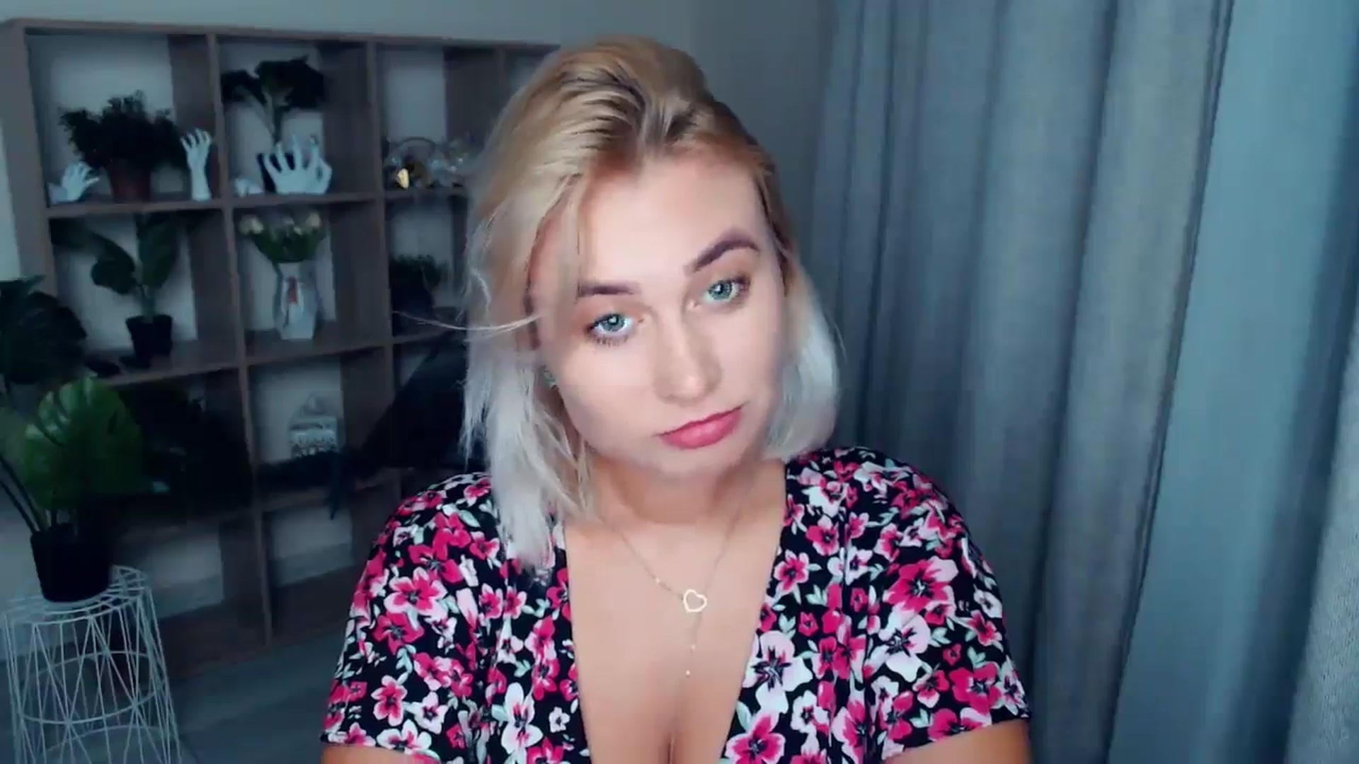 Gallery image thumbnail from Kukla_kolduna's myfreecams stream on, 08/22/2024, 18:05 image 12 of 20