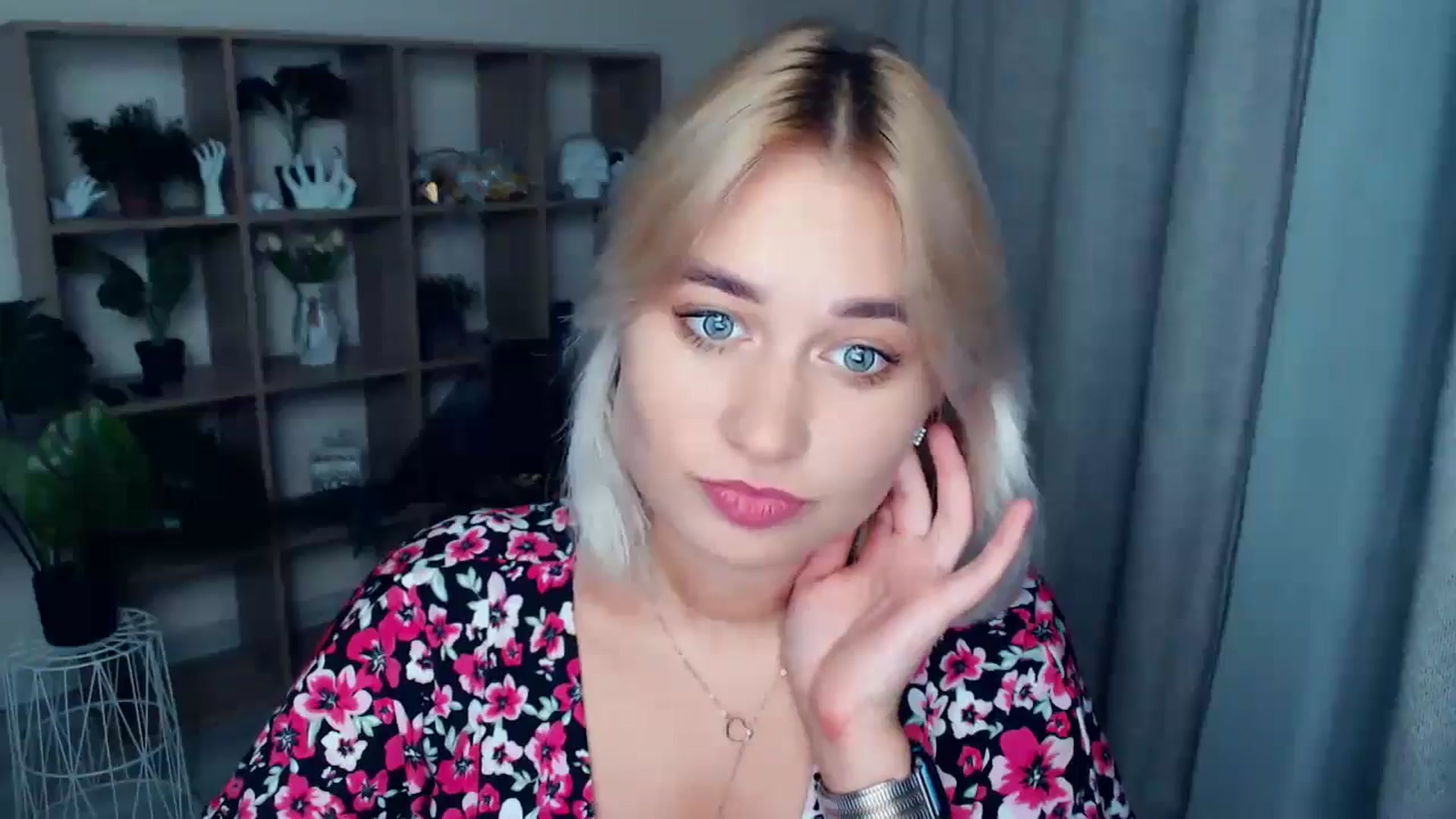 Gallery image thumbnail from Kukla_kolduna's myfreecams stream on, 08/22/2024, 18:05 image 7 of 20