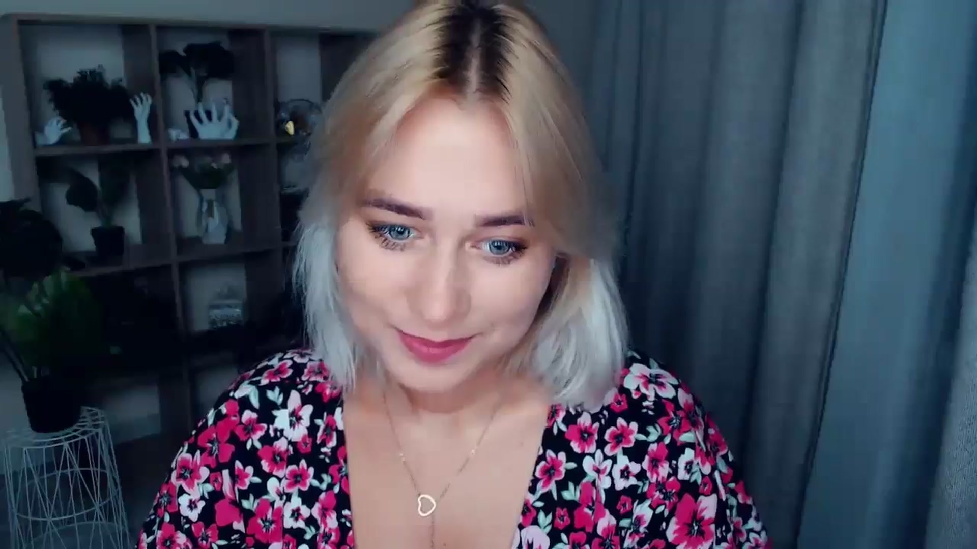 Gallery image thumbnail from Kukla_kolduna's myfreecams stream on, 08/22/2024, 18:05 image 18 of 20
