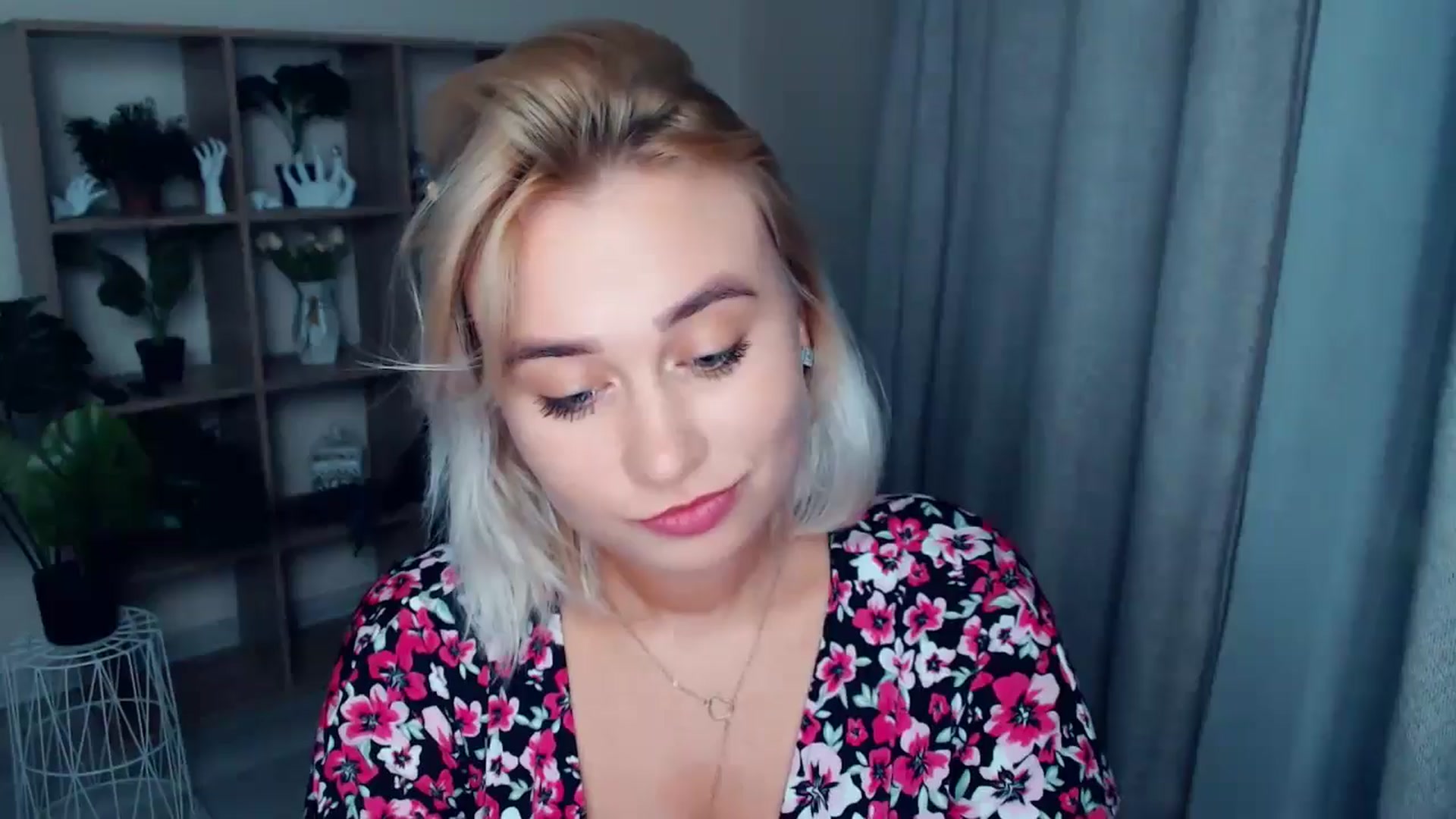 Gallery image thumbnail from Kukla_kolduna's myfreecams stream on, 08/22/2024, 18:05 image 10 of 20