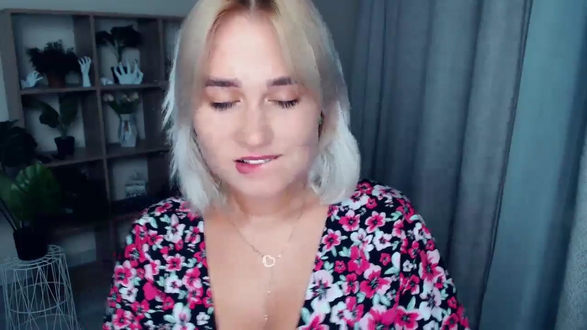 Gallery image thumbnail from Kukla_kolduna's myfreecams stream on, 08/22/2024, 18:05 image 6 of 20