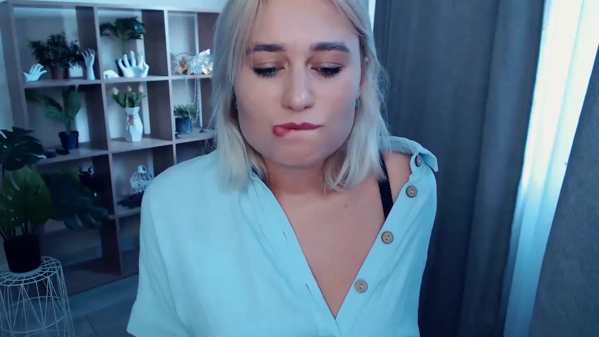 Gallery image thumbnail from Kukla_kolduna's myfreecams stream on, 08/23/2024, 15:04 image 14 of 20