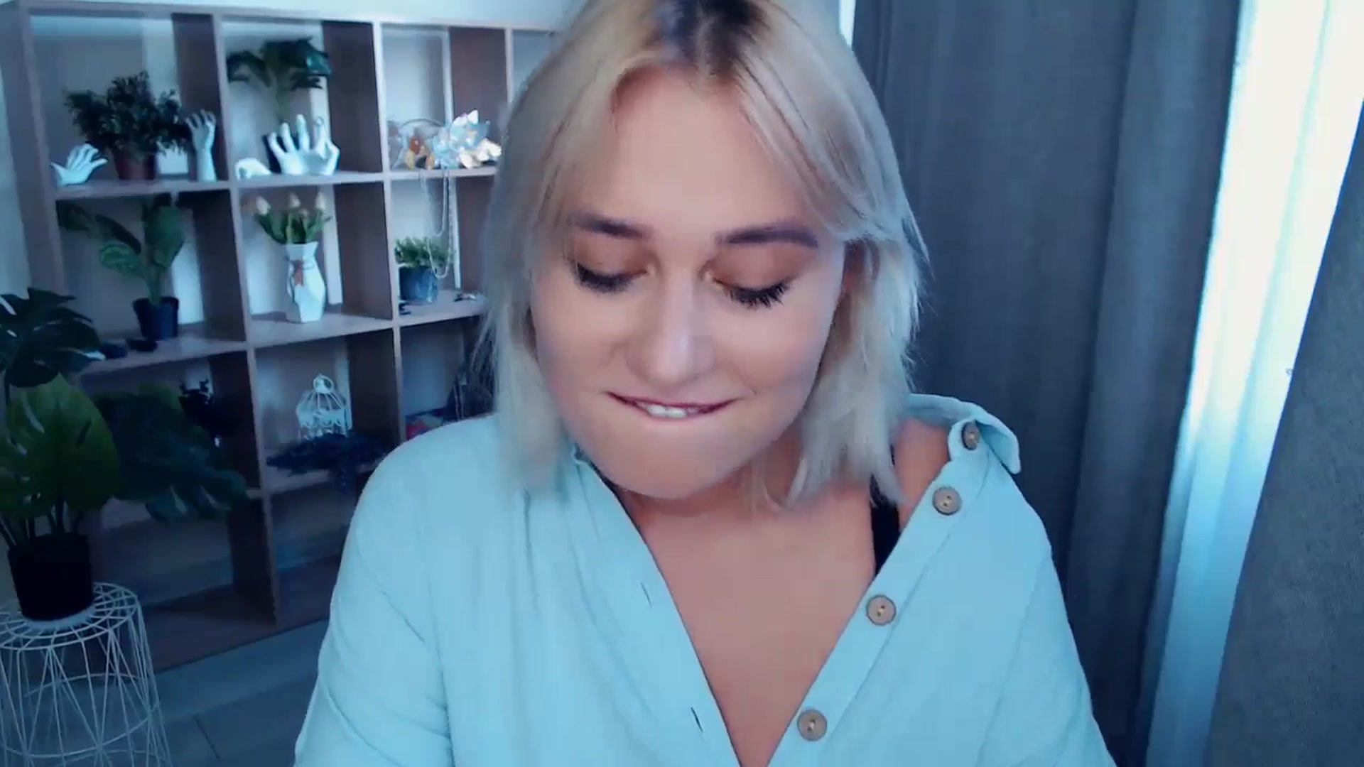 Gallery image thumbnail from Kukla_kolduna's myfreecams stream on, 08/23/2024, 15:04 image 15 of 20