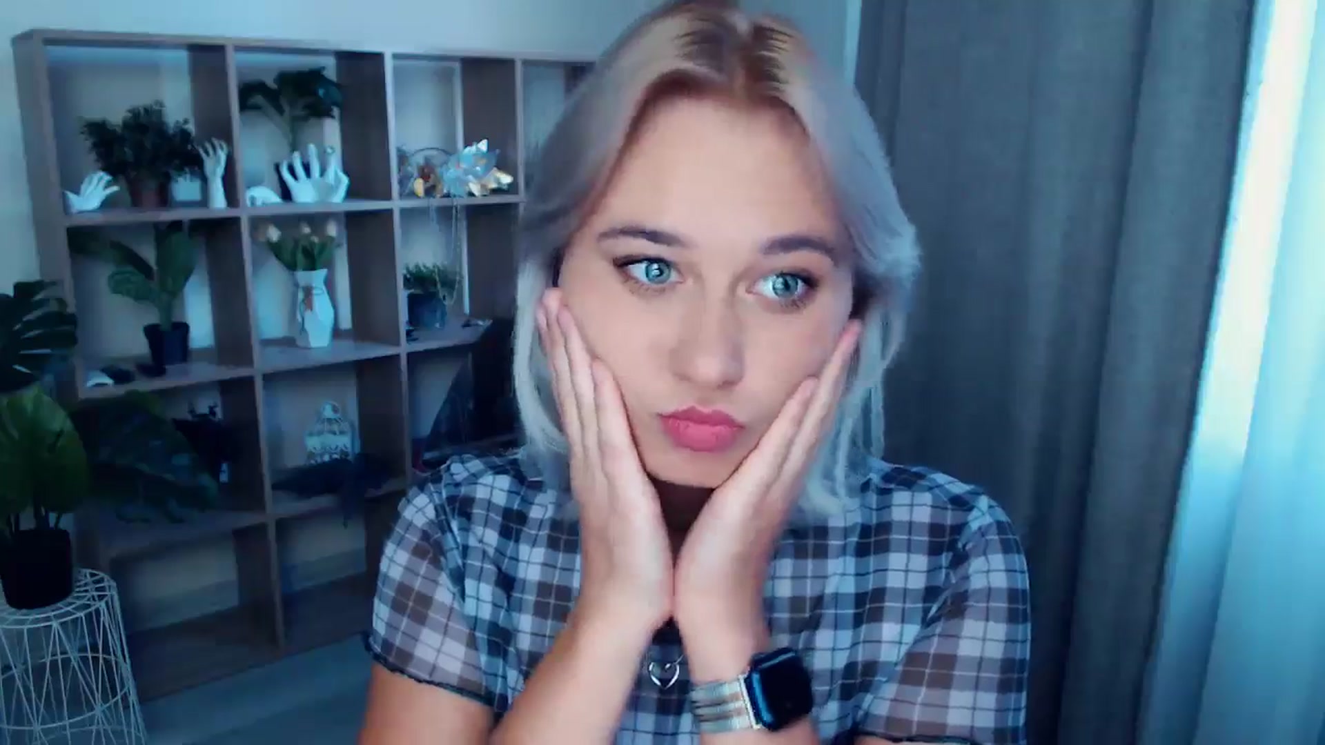 Gallery image thumbnail from Kukla_kolduna's myfreecams stream on, 08/25/2024, 16:36 image 19 of 20