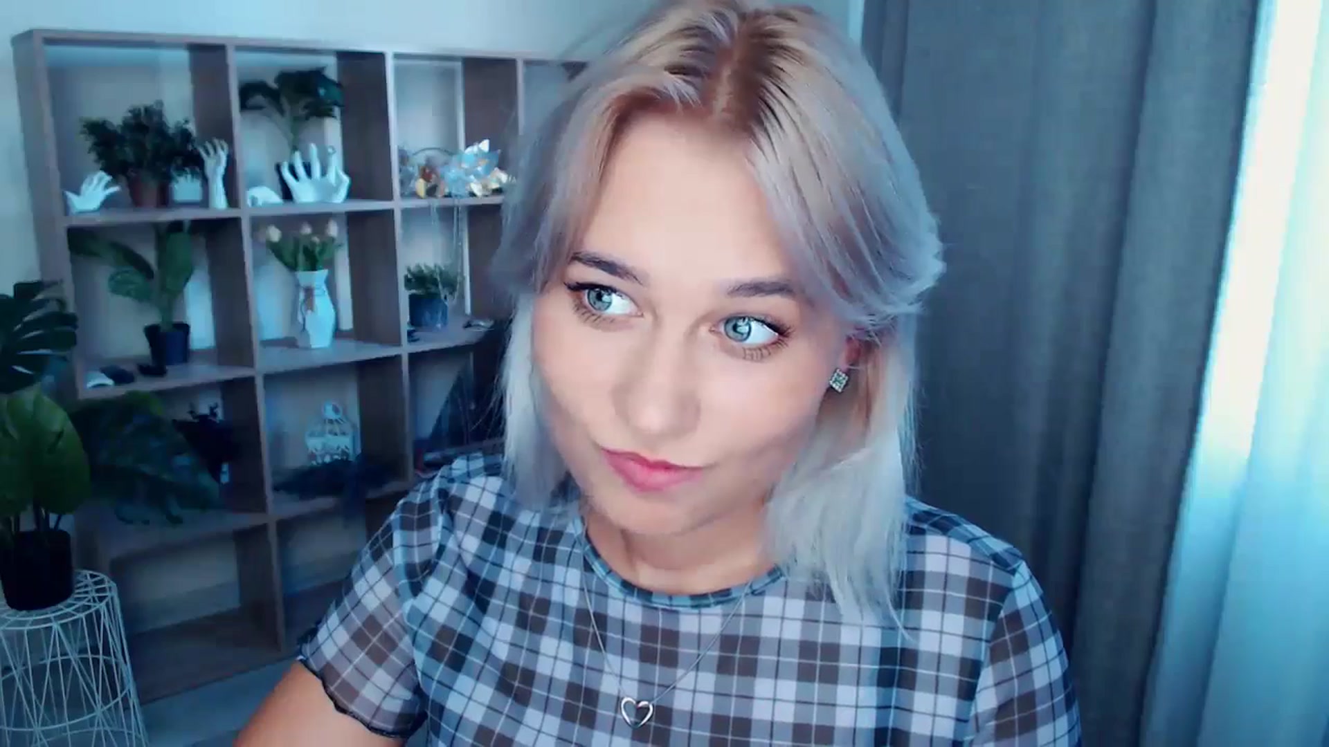 Gallery image thumbnail from Kukla_kolduna's myfreecams stream on, 08/25/2024, 16:36 image 17 of 20