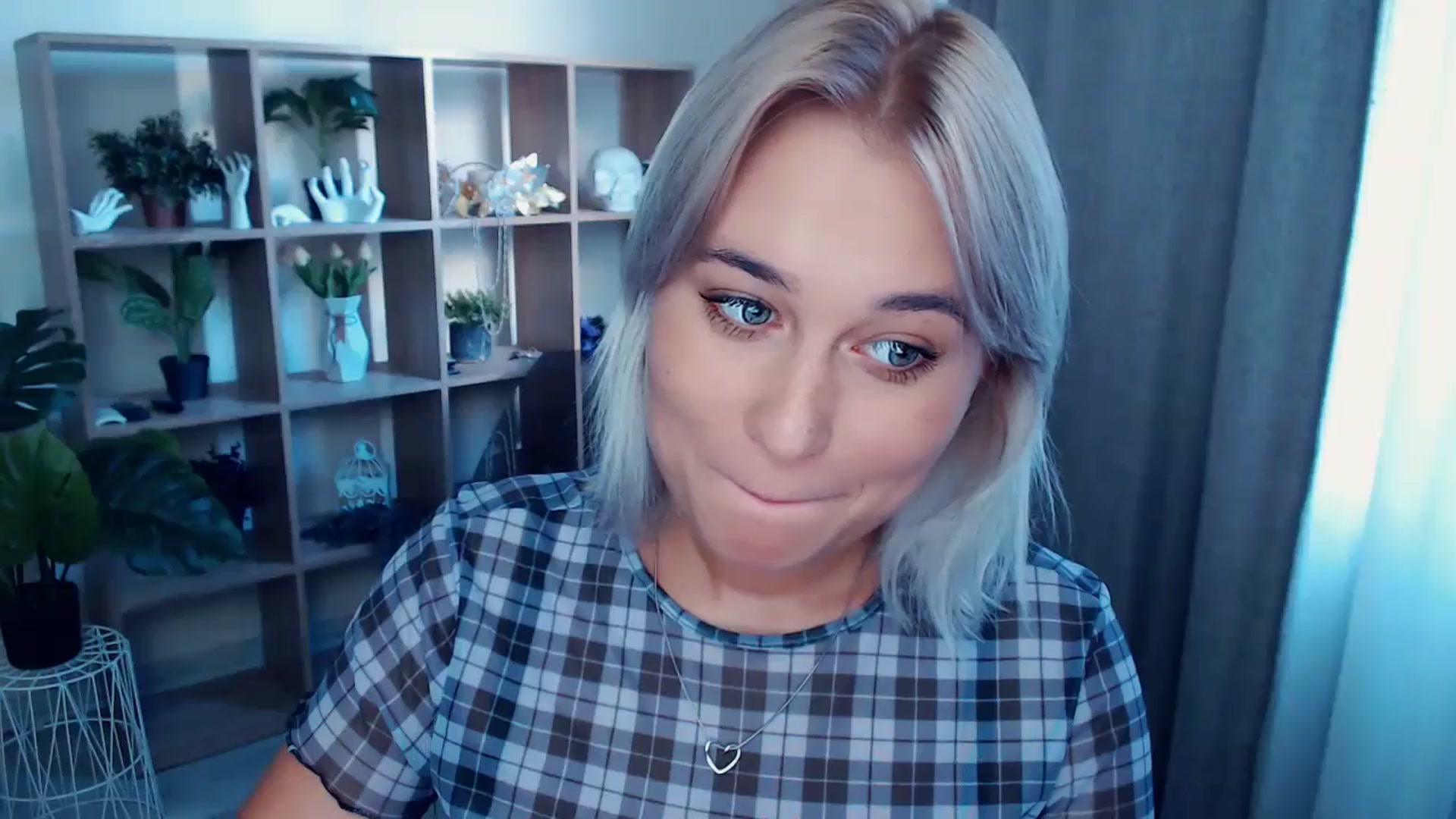 Gallery image thumbnail from Kukla_kolduna's myfreecams stream on, 08/25/2024, 16:36 image 9 of 20