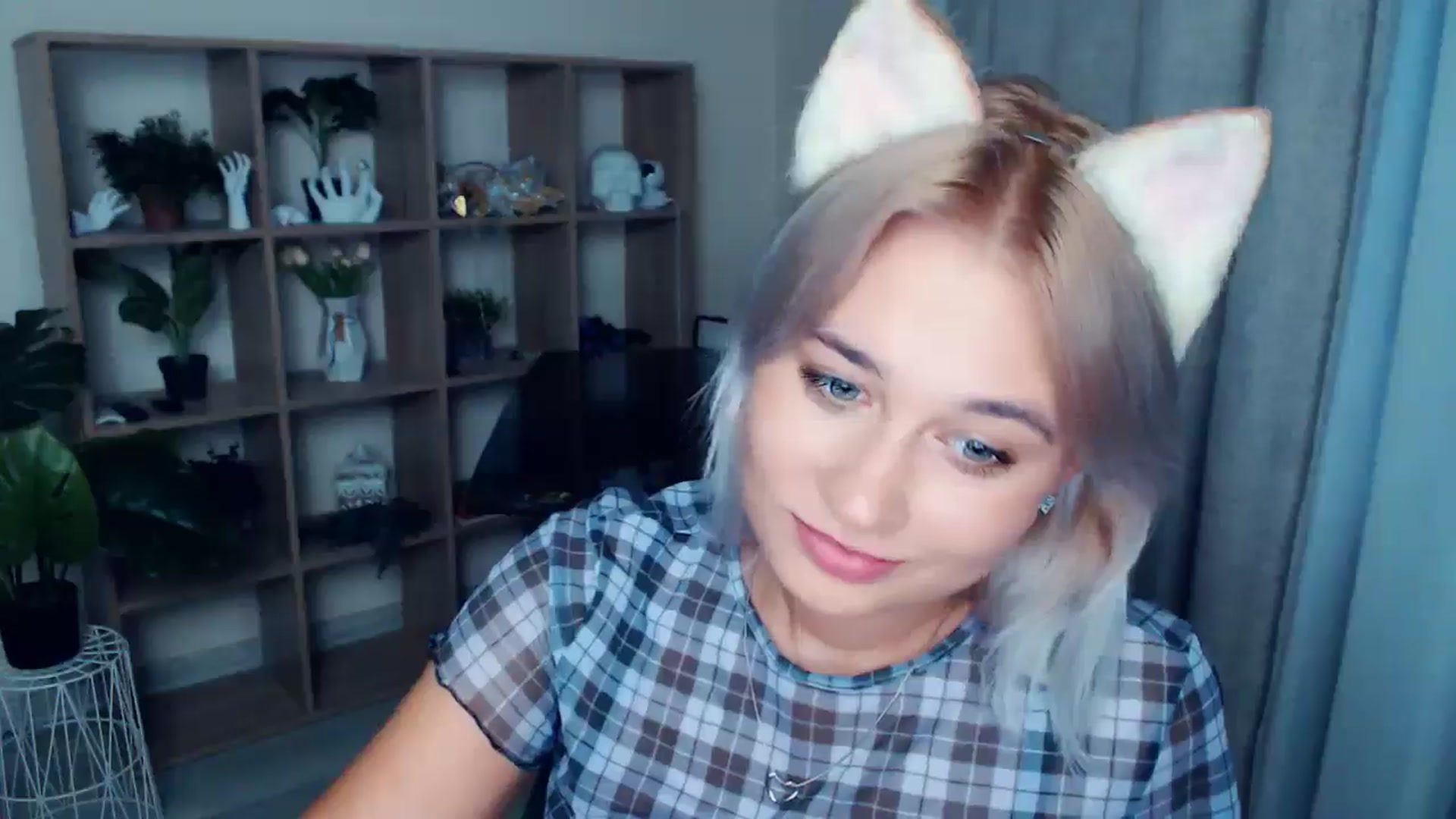 Gallery image thumbnail from Kukla_kolduna's myfreecams stream on, 08/25/2024, 17:29 image 14 of 20