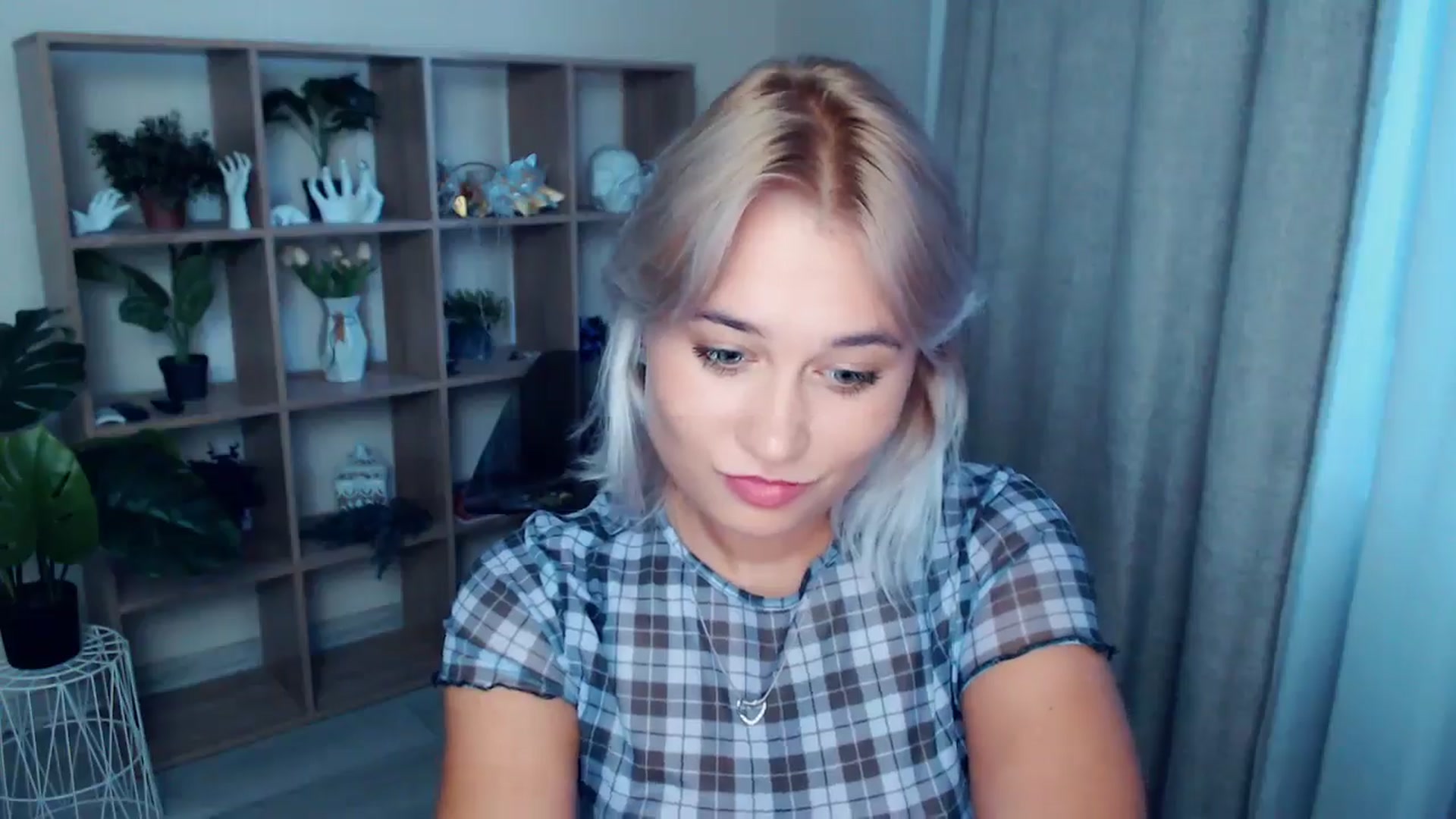 Gallery image thumbnail from Kukla_kolduna's myfreecams stream on, 08/25/2024, 17:29 image 7 of 20