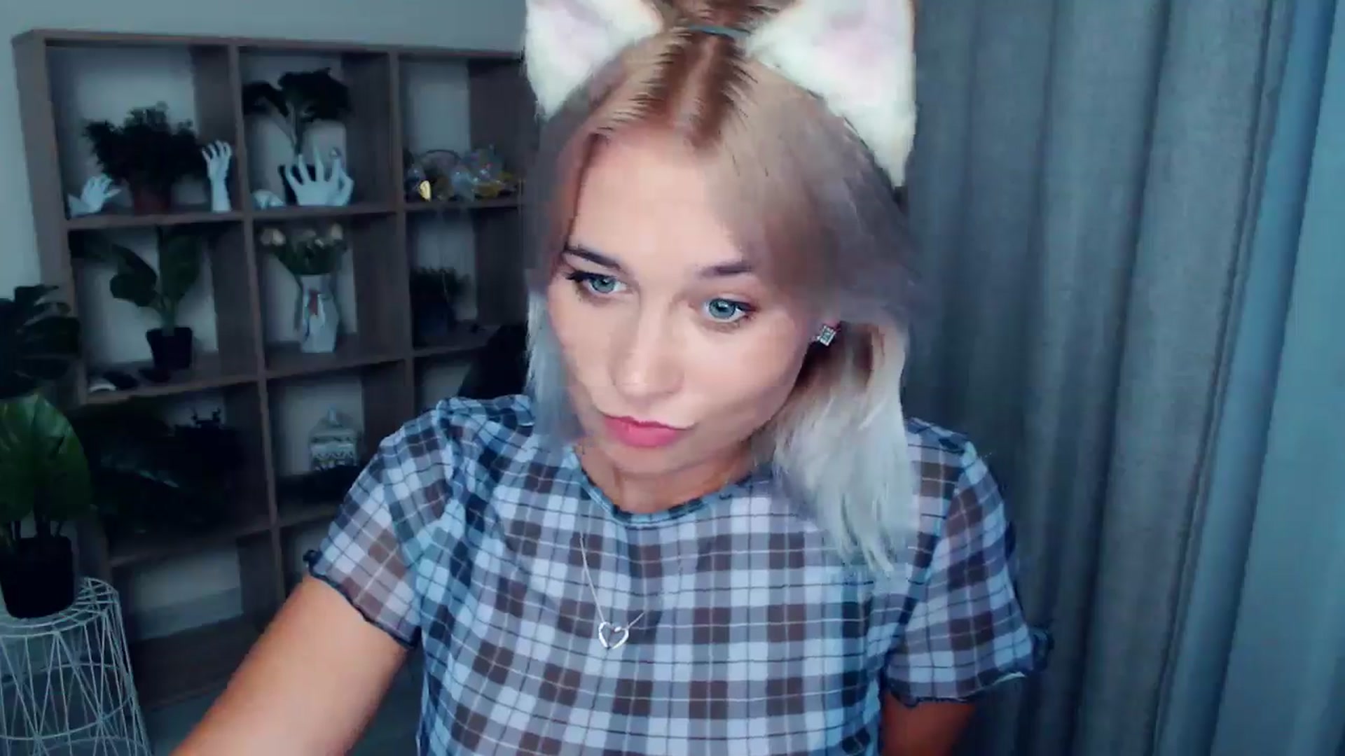 Gallery image thumbnail from Kukla_kolduna's myfreecams stream on, 08/25/2024, 17:29 image 18 of 20