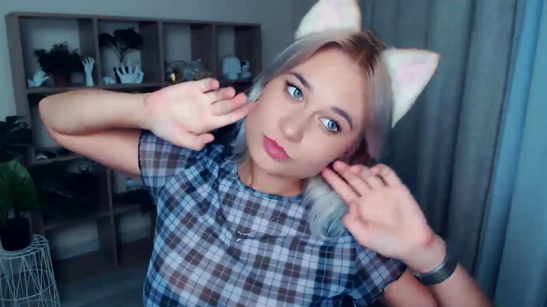 Gallery image thumbnail from Kukla_kolduna's myfreecams stream on, 08/25/2024, 17:29 image 13 of 20