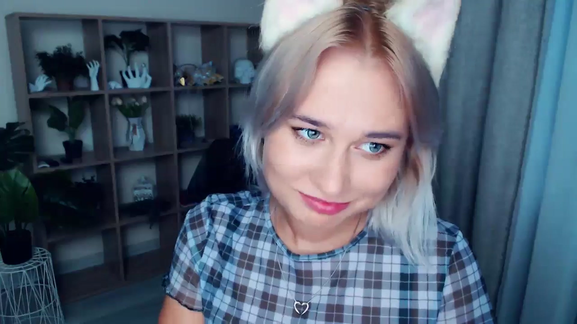 Gallery image thumbnail from Kukla_kolduna's myfreecams stream on, 08/25/2024, 17:29 image 12 of 20