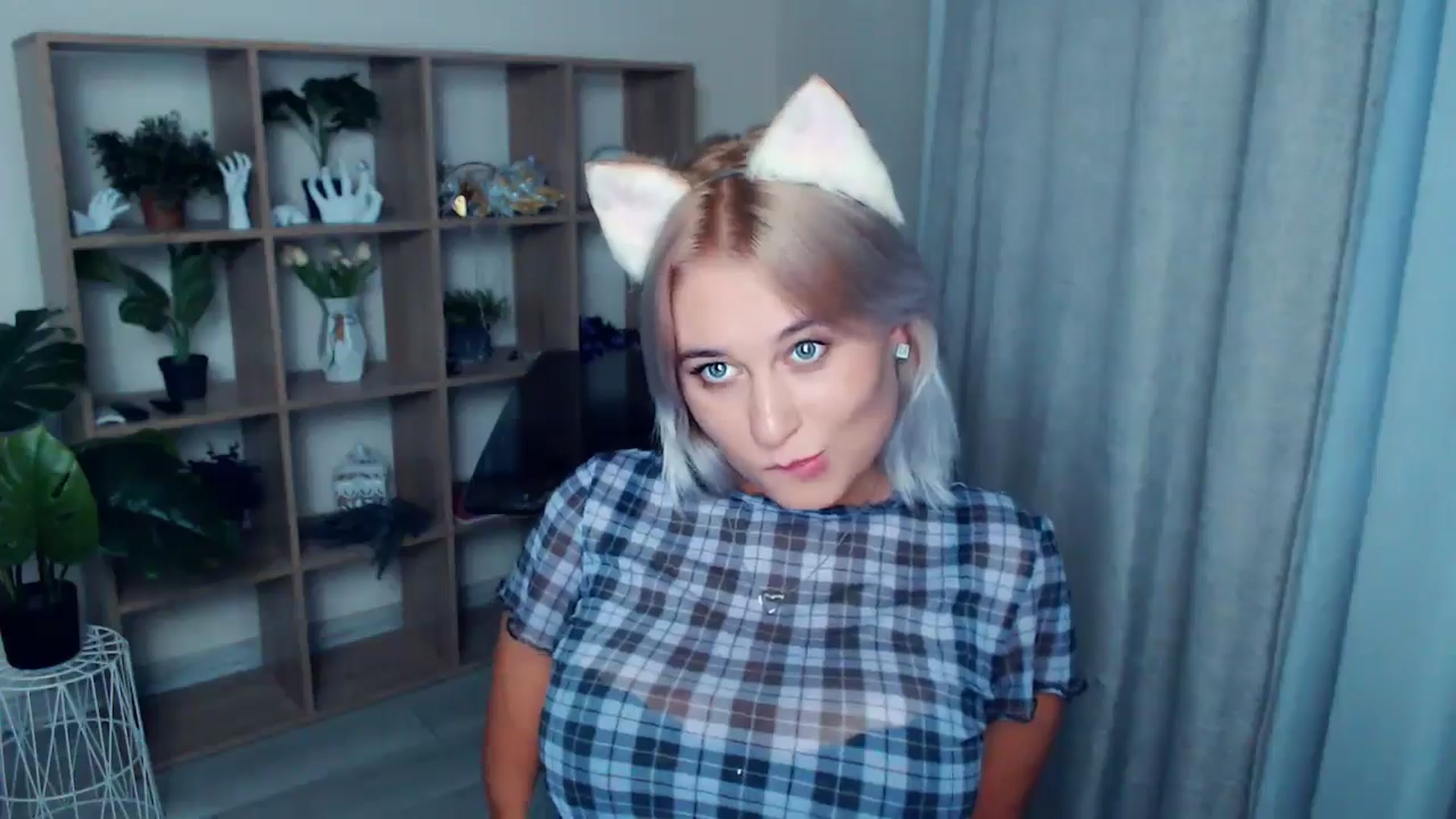 Gallery image thumbnail from Kukla_kolduna's myfreecams stream on, 08/25/2024, 17:29 image 15 of 20
