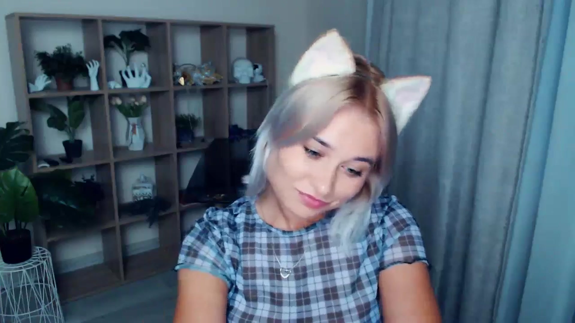 Gallery image thumbnail from Kukla_kolduna's myfreecams stream on, 08/25/2024, 17:29 image 16 of 20