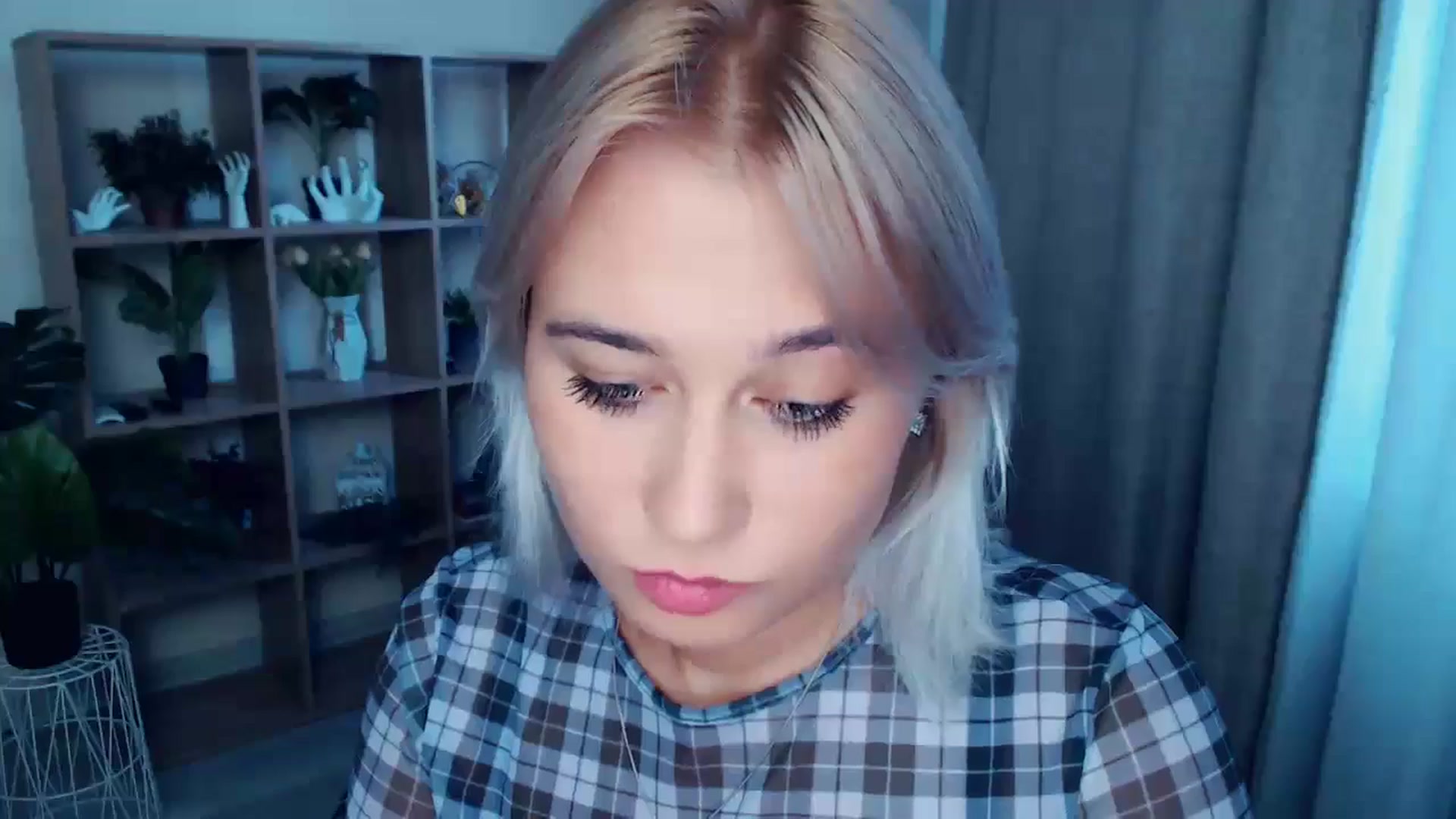 Gallery image thumbnail from Kukla_kolduna's myfreecams stream on, 08/25/2024, 17:29 image 2 of 20