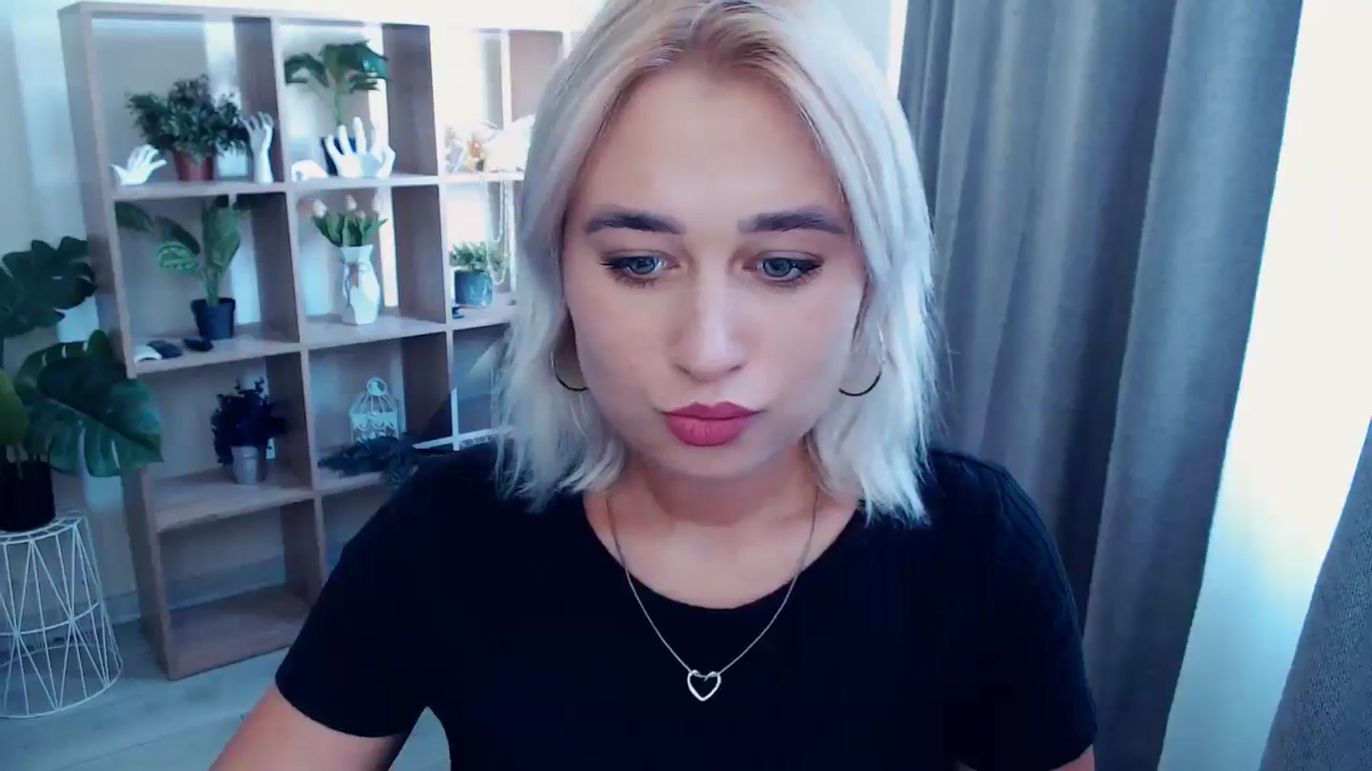Gallery image thumbnail from Kukla_kolduna's myfreecams stream on, 08/28/2024, 13:12 image 7 of 20