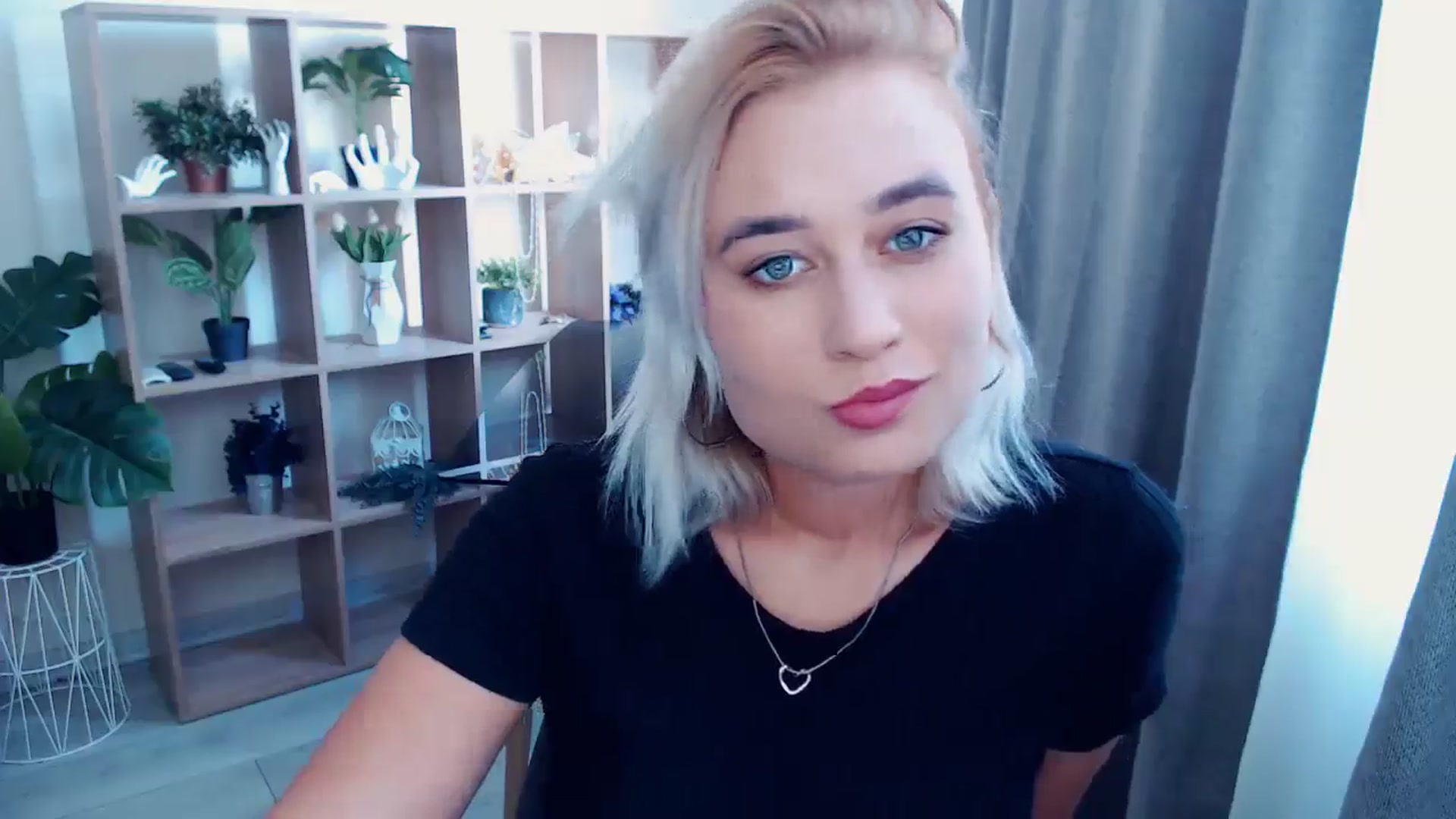 Gallery image thumbnail from Kukla_kolduna's myfreecams stream on, 08/28/2024, 13:12 image 3 of 20