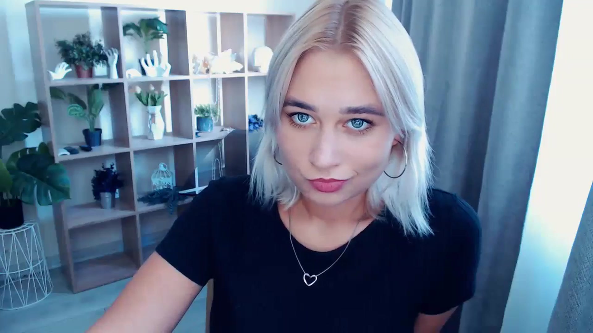 Gallery image thumbnail from Kukla_kolduna's myfreecams stream on, 08/28/2024, 13:12 image 15 of 20