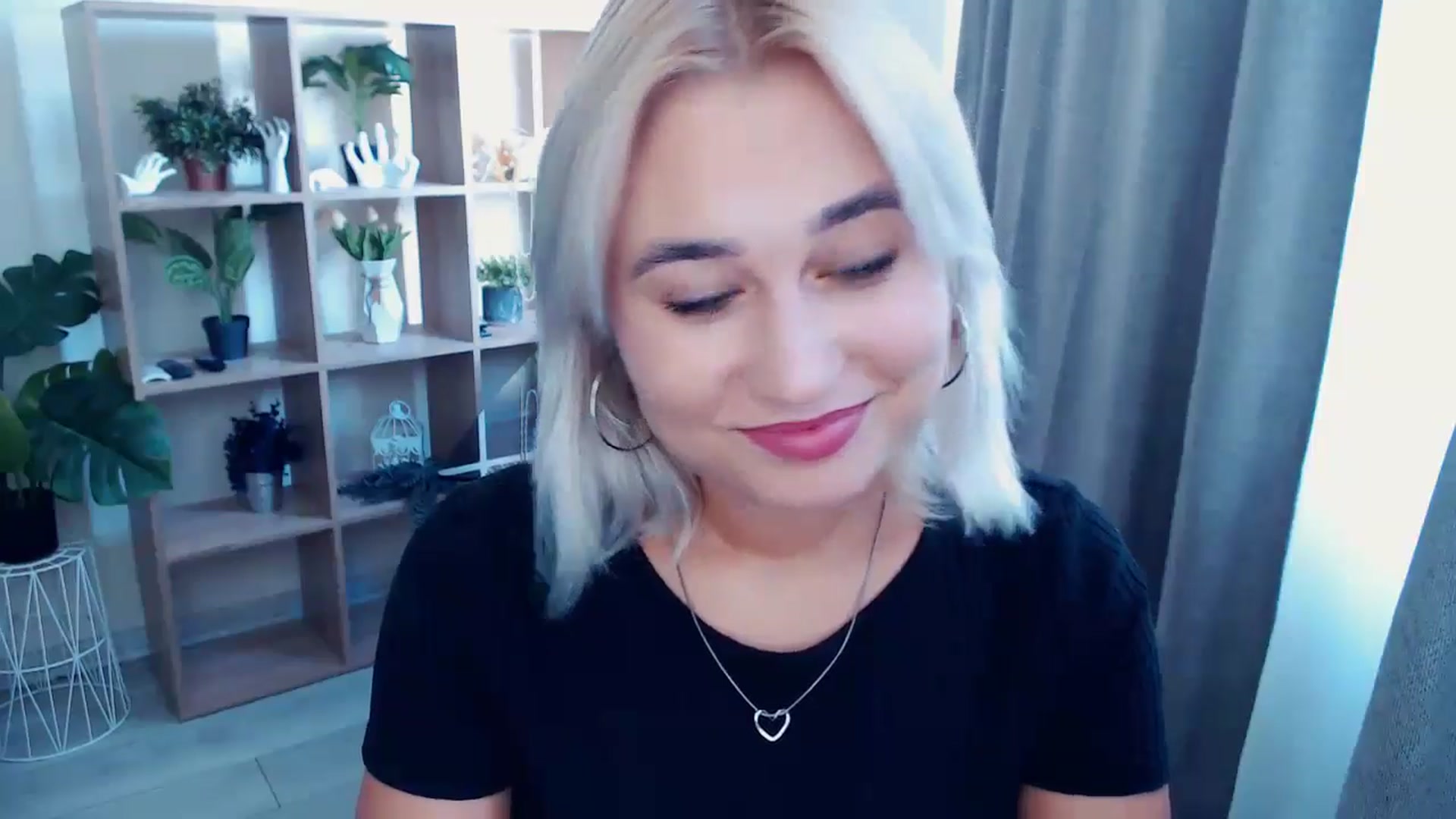 Gallery image thumbnail from Kukla_kolduna's myfreecams stream on, 08/28/2024, 13:12 image 12 of 20