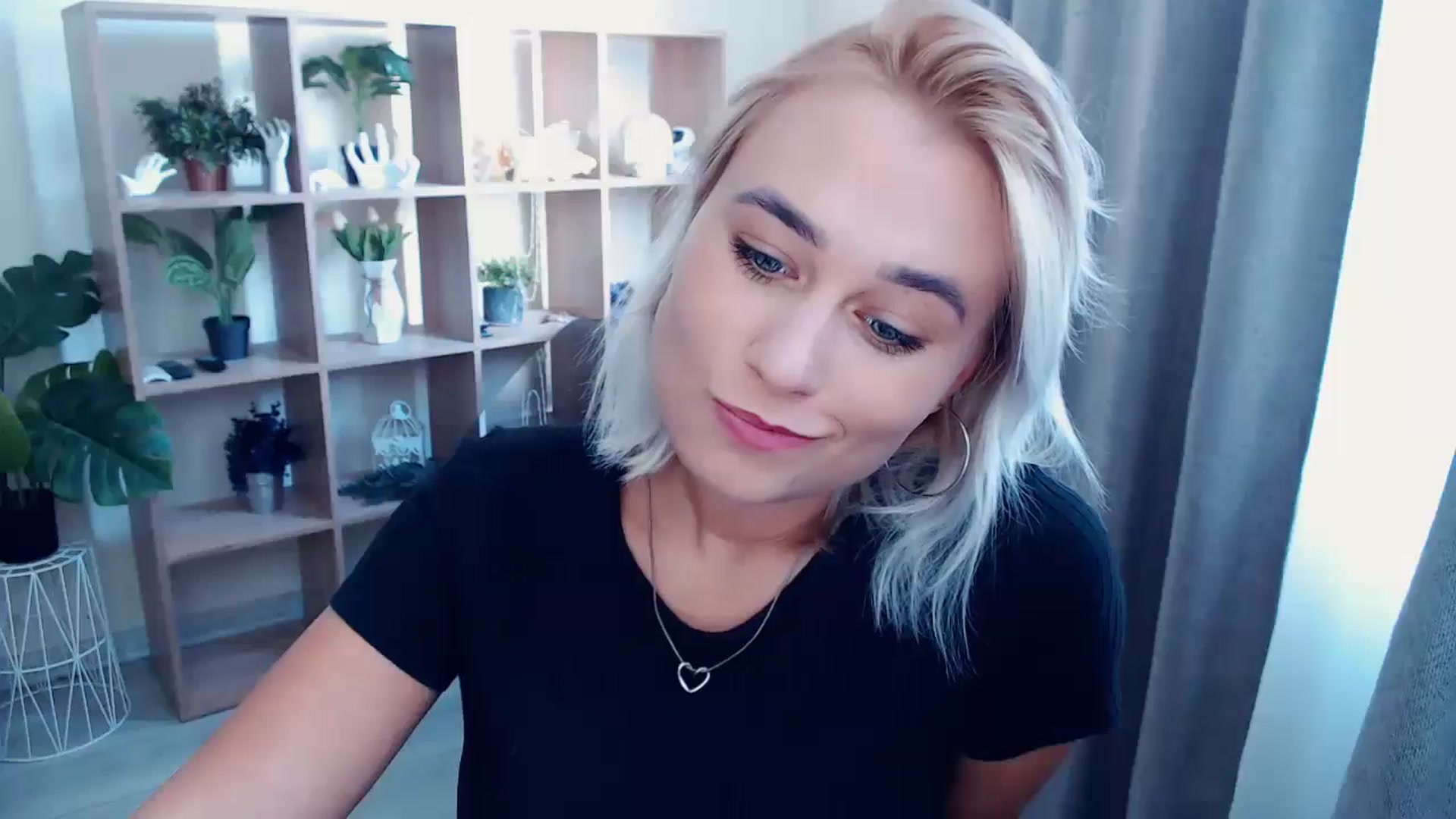 Gallery image thumbnail from Kukla_kolduna's myfreecams stream on, 08/28/2024, 13:12 image 18 of 20