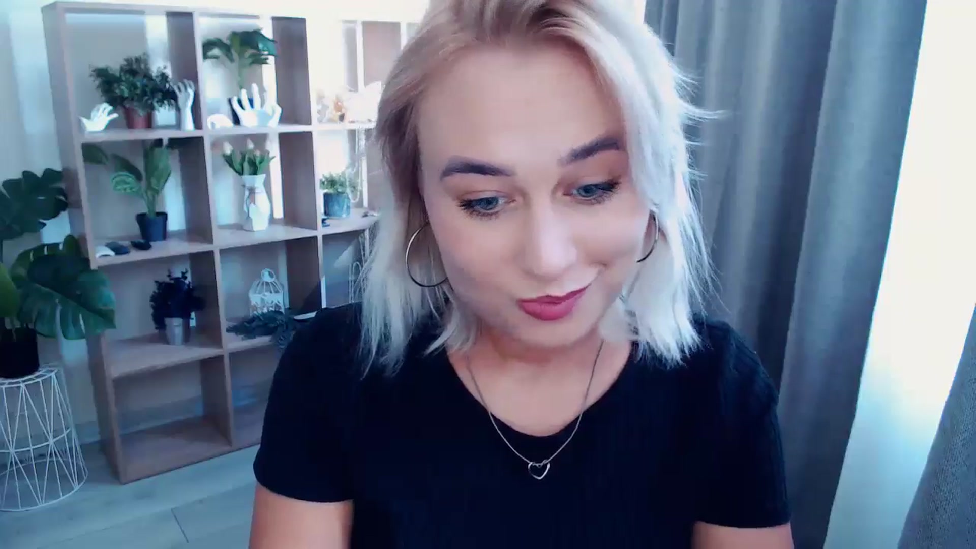 Gallery image thumbnail from Kukla_kolduna's myfreecams stream on, 08/28/2024, 13:12 image 4 of 20