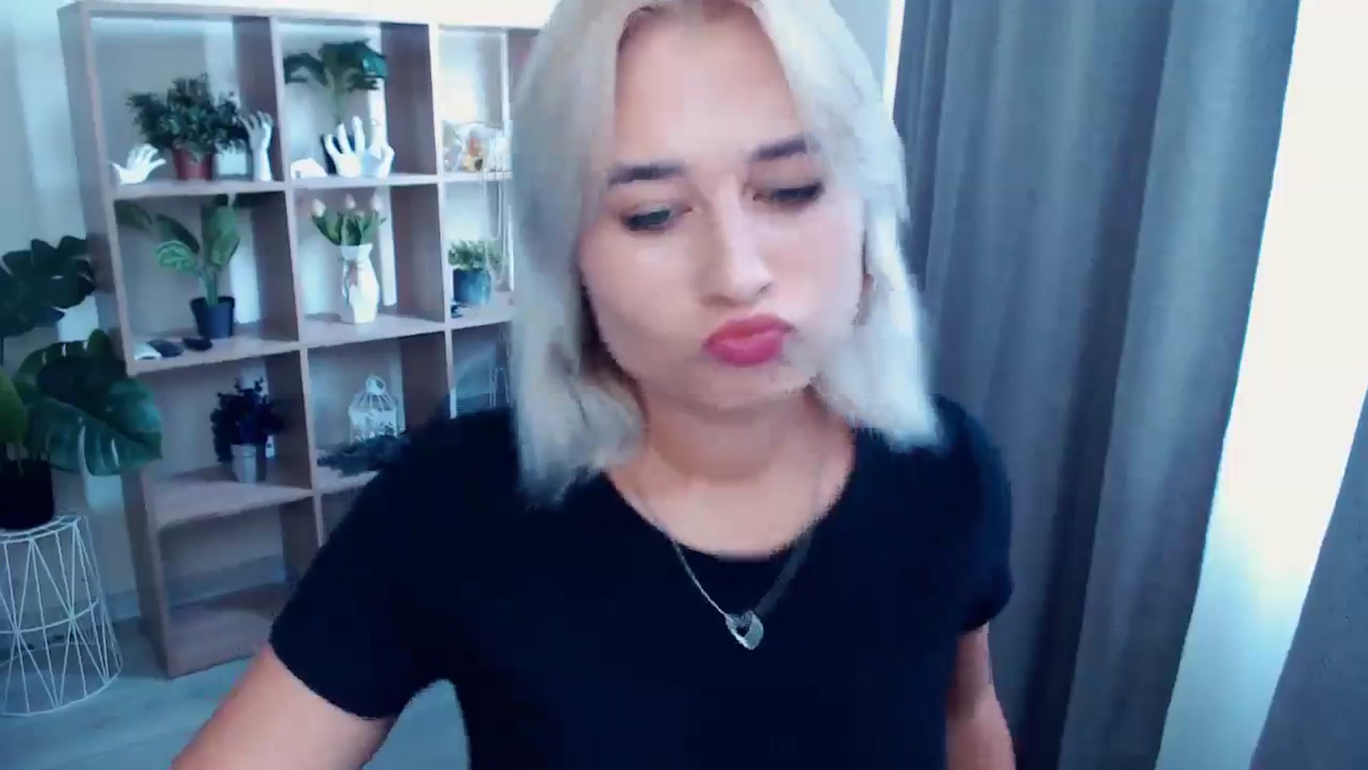 Gallery image thumbnail from Kukla_kolduna's myfreecams stream on, 08/28/2024, 13:33 image 17 of 20