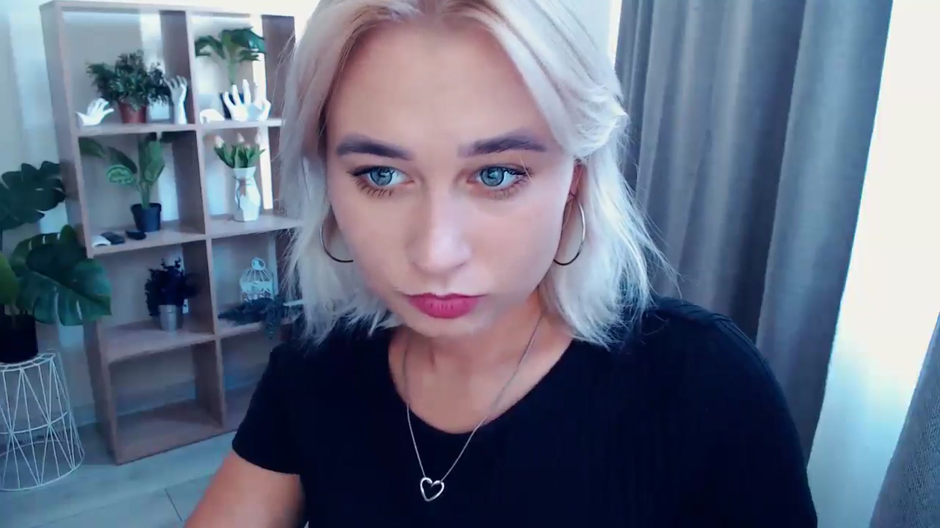 Gallery image thumbnail from Kukla_kolduna's myfreecams stream on, 08/28/2024, 13:33 image 3 of 20