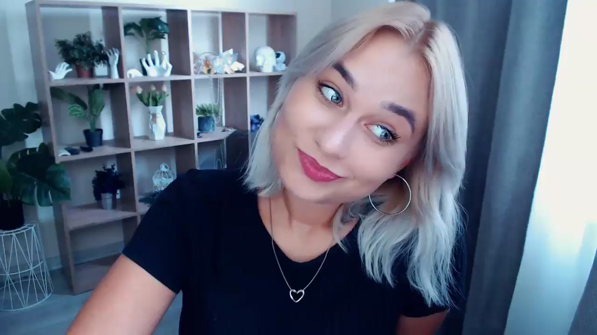 Gallery image thumbnail from Kukla_kolduna's myfreecams stream on, 08/28/2024, 15:04 image 12 of 20