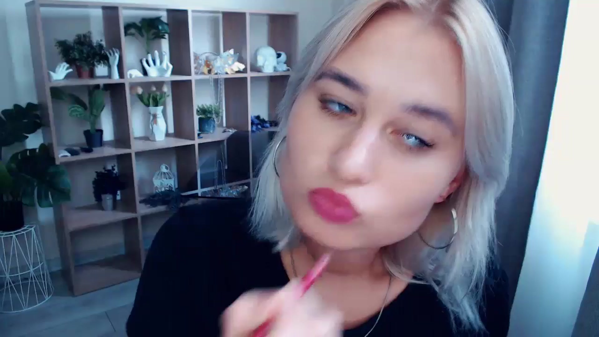 Gallery image thumbnail from Kukla_kolduna's myfreecams stream on, 08/28/2024, 15:04 image 14 of 20