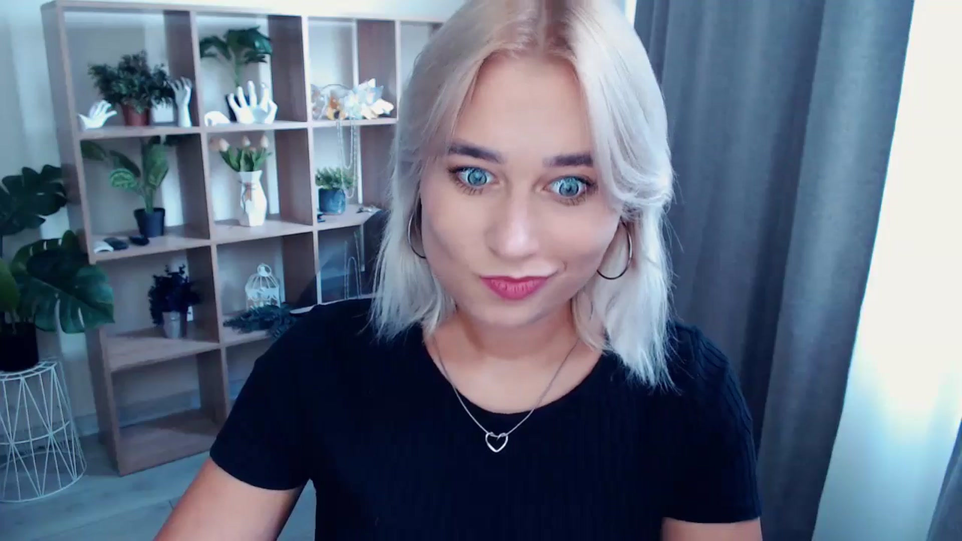 Gallery image thumbnail from Kukla_kolduna's myfreecams stream on, 08/28/2024, 15:04 image 5 of 20