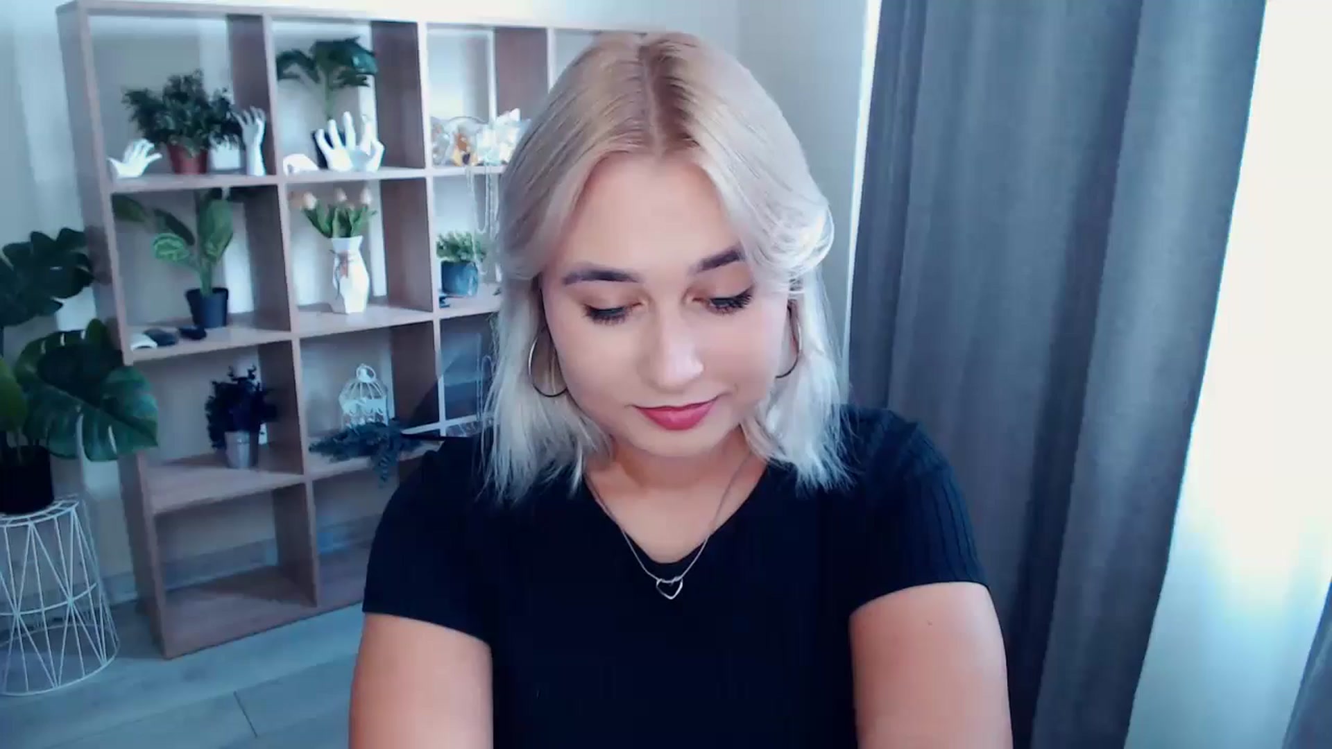 Gallery image thumbnail from Kukla_kolduna's myfreecams stream on, 08/28/2024, 15:04 image 7 of 20