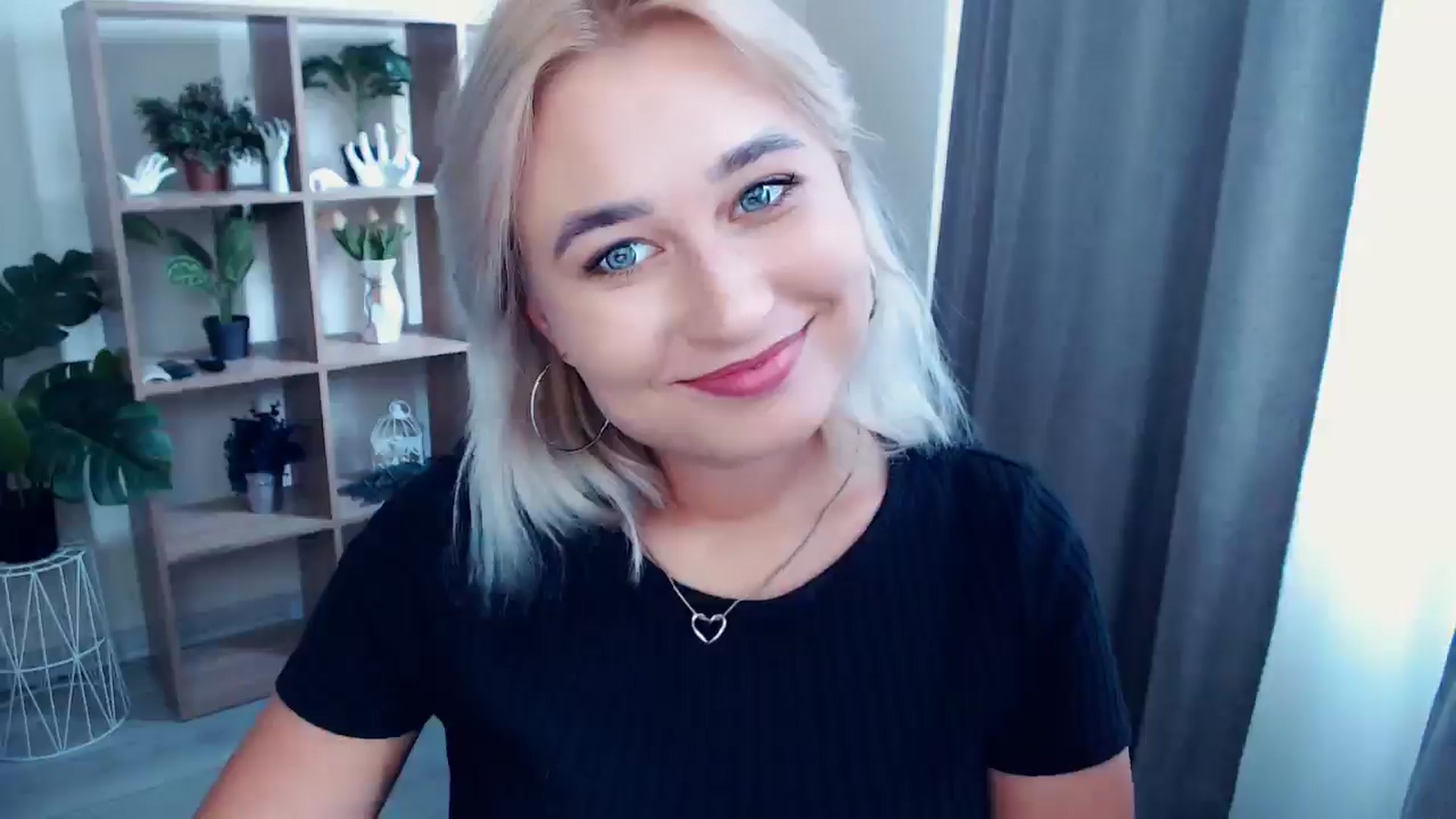 Gallery image thumbnail from Kukla_kolduna's myfreecams stream on, 08/28/2024, 15:04 image 4 of 20