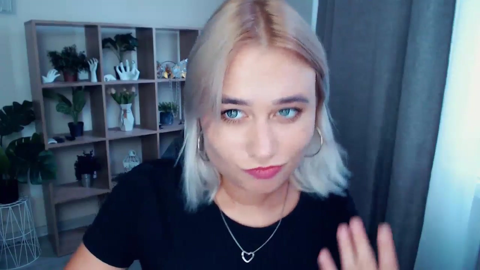 Gallery image thumbnail from Kukla_kolduna's myfreecams stream on, 08/28/2024, 16:36 image 3 of 20