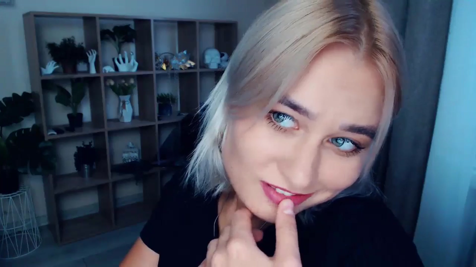 Gallery image thumbnail from Kukla_kolduna's myfreecams stream on, 08/28/2024, 16:36 image 11 of 20