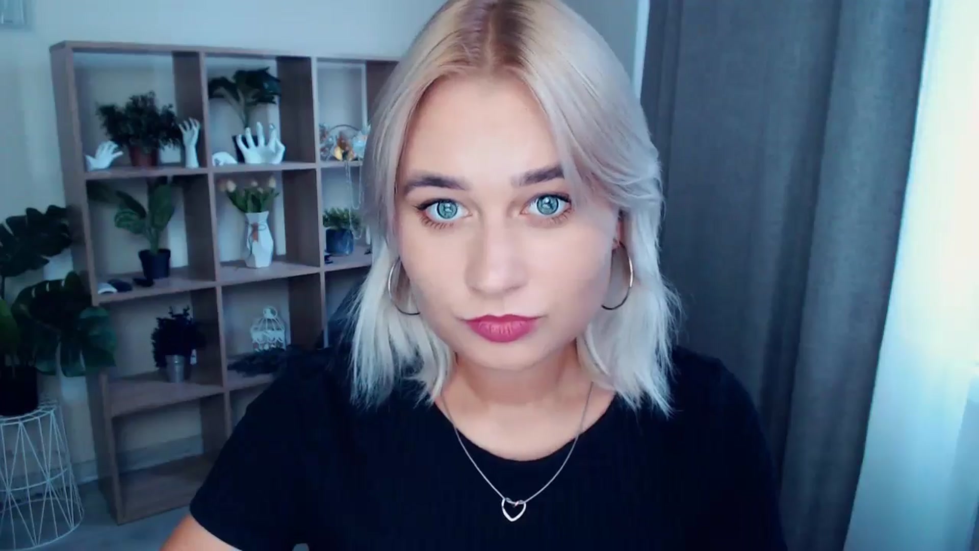 Gallery image thumbnail from Kukla_kolduna's myfreecams stream on, 08/28/2024, 16:36 image 2 of 20