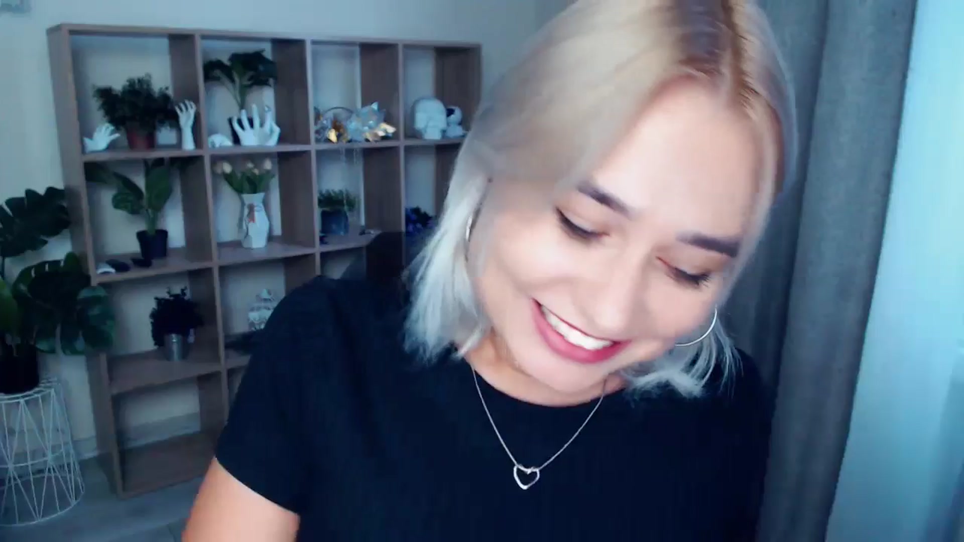 Gallery image thumbnail from Kukla_kolduna's myfreecams stream on, 08/28/2024, 16:36 image 10 of 20