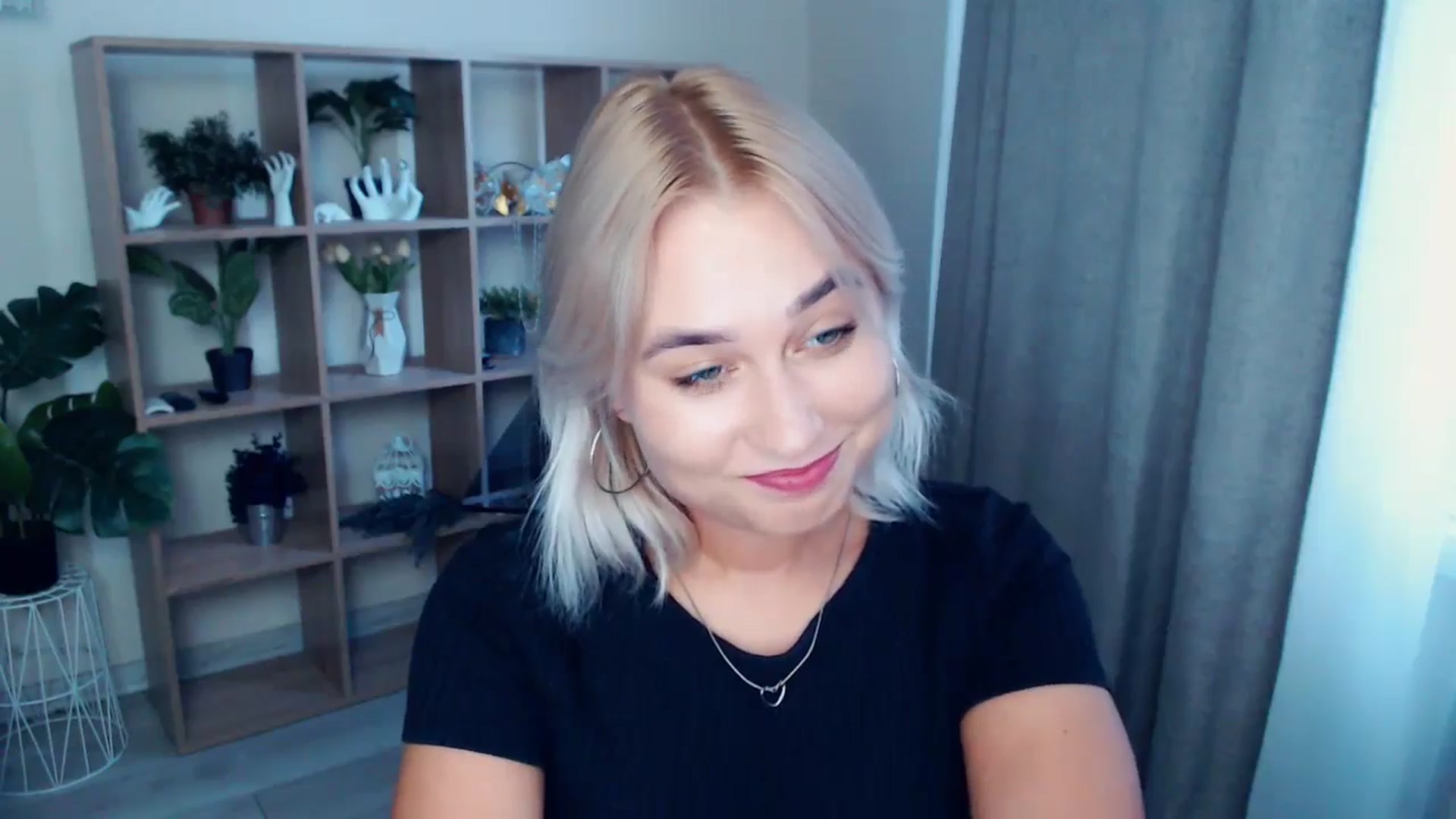 Gallery image thumbnail from Kukla_kolduna's myfreecams stream on, 08/28/2024, 16:36 image 6 of 20
