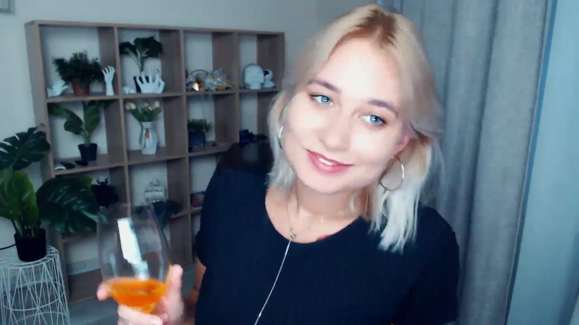 Gallery image thumbnail from Kukla_kolduna's myfreecams stream on, 08/30/2024, 17:05 image 20 of 20