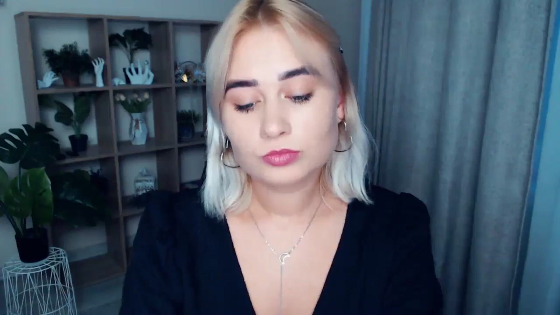 Gallery image thumbnail from Kukla_kolduna's myfreecams stream on, 09/04/2024, 16:58 image 15 of 20