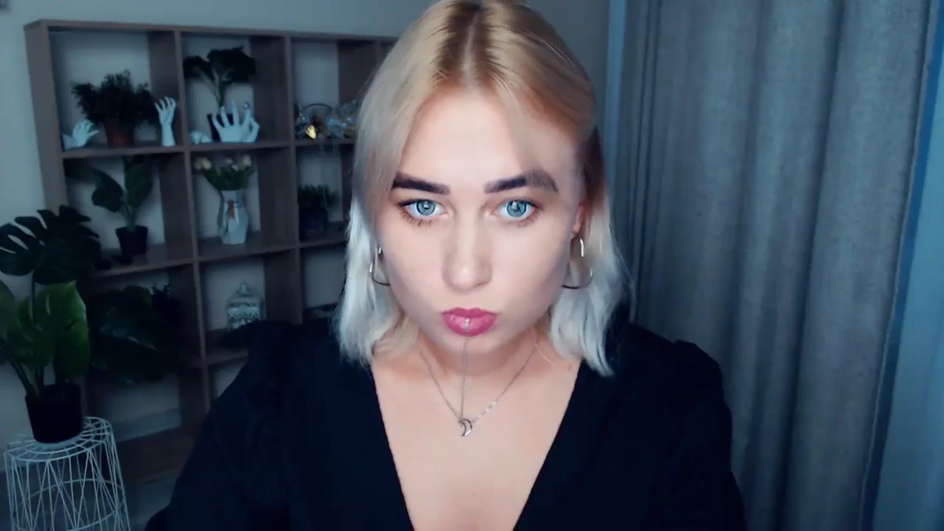 Gallery image thumbnail from Kukla_kolduna's myfreecams stream on, 09/04/2024, 16:58 image 16 of 20