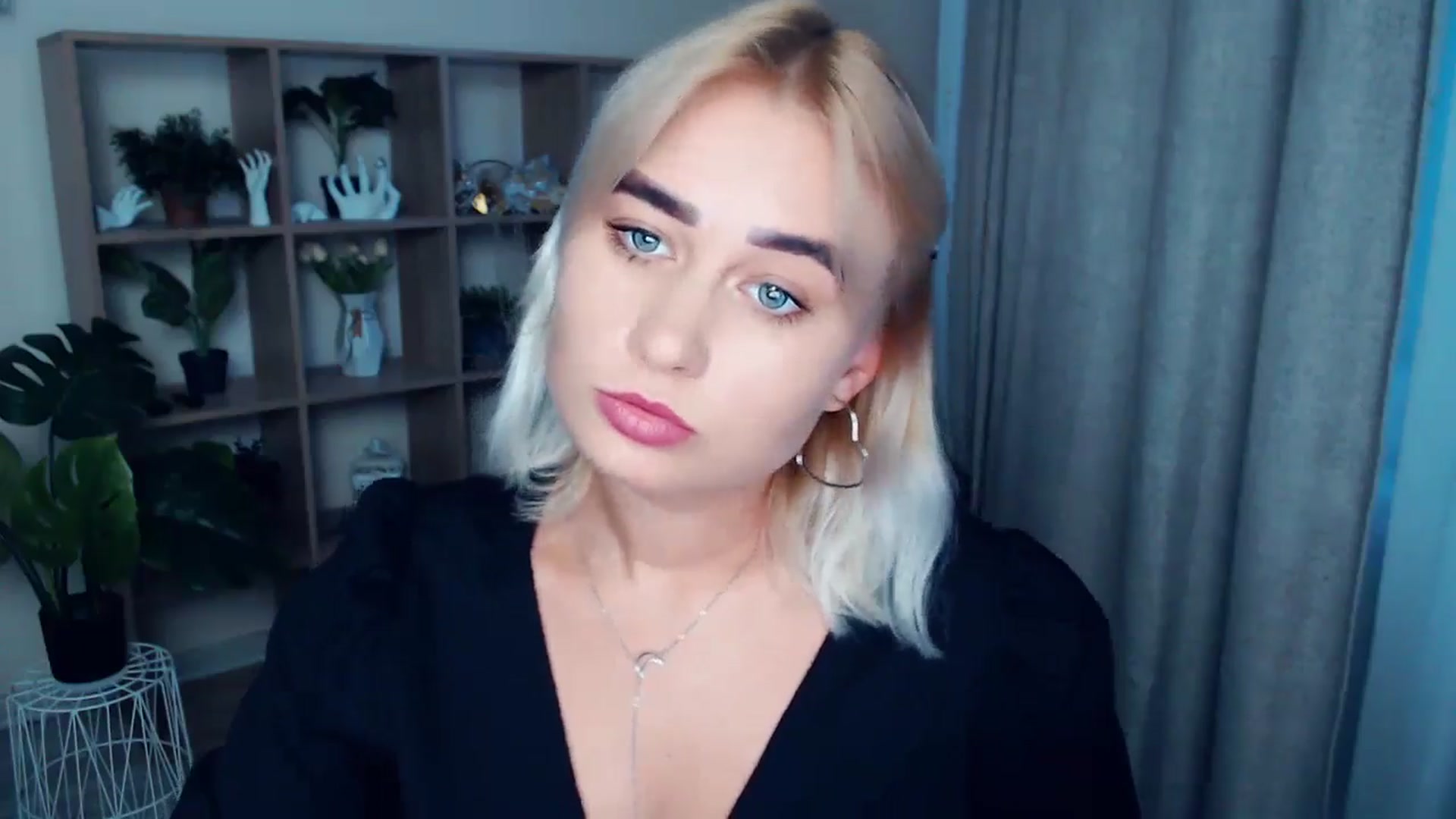 Gallery image thumbnail from Kukla_kolduna's myfreecams stream on, 09/04/2024, 16:58 image 12 of 20