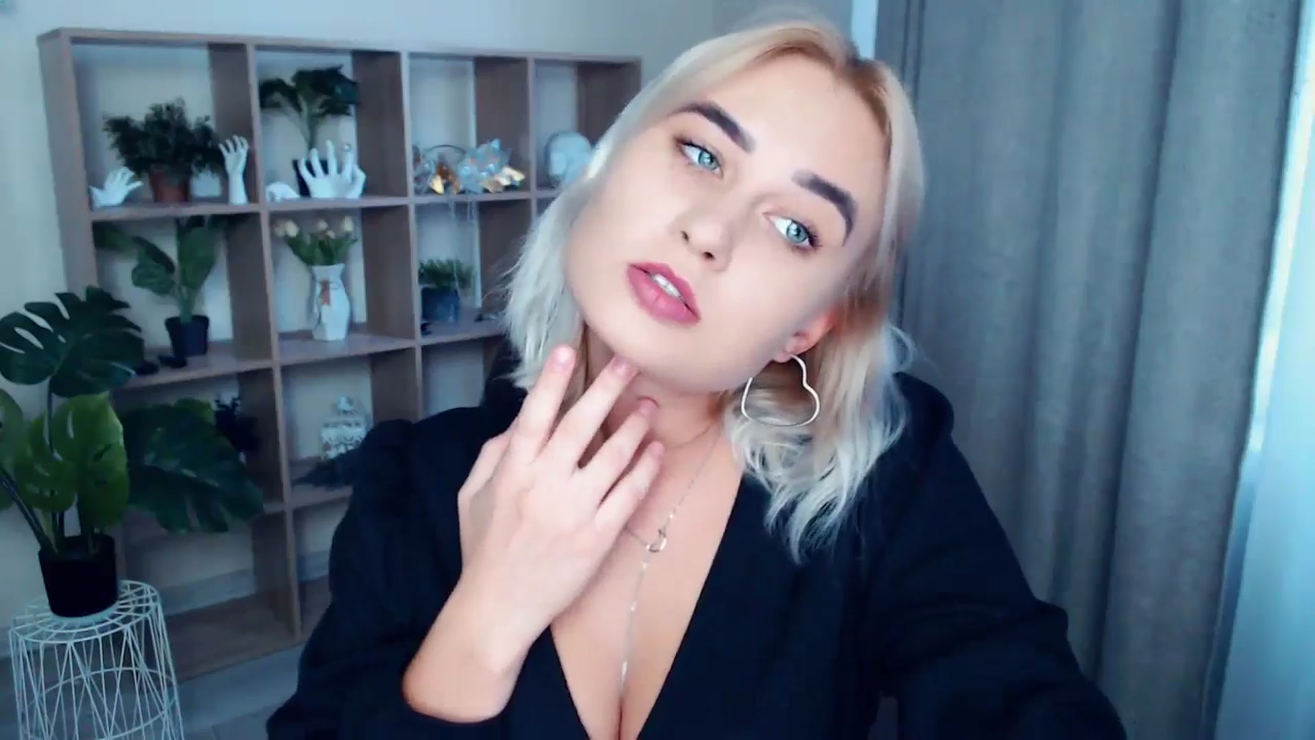 Gallery image thumbnail from Kukla_kolduna's myfreecams stream on, 09/04/2024, 16:58 image 3 of 20