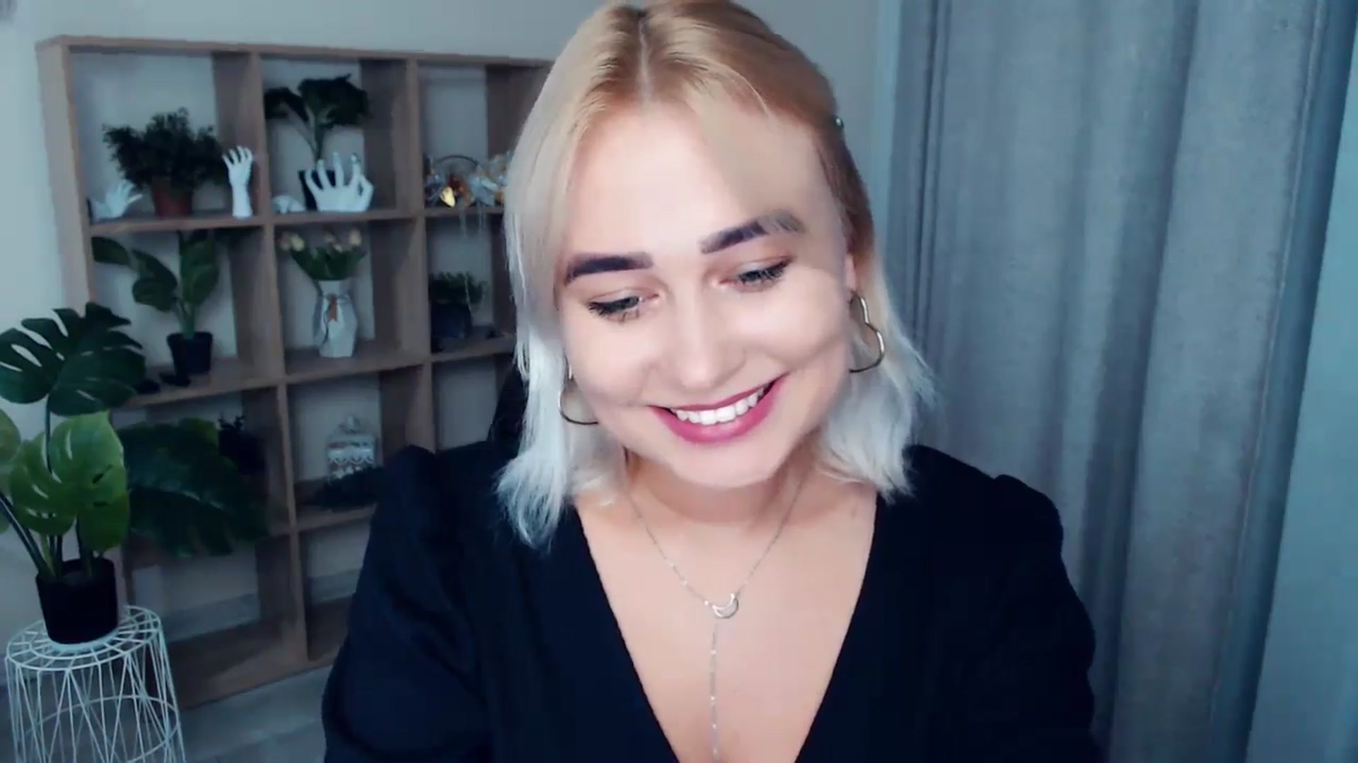 Gallery image thumbnail from Kukla_kolduna's myfreecams stream on, 09/04/2024, 17:58 image 16 of 20