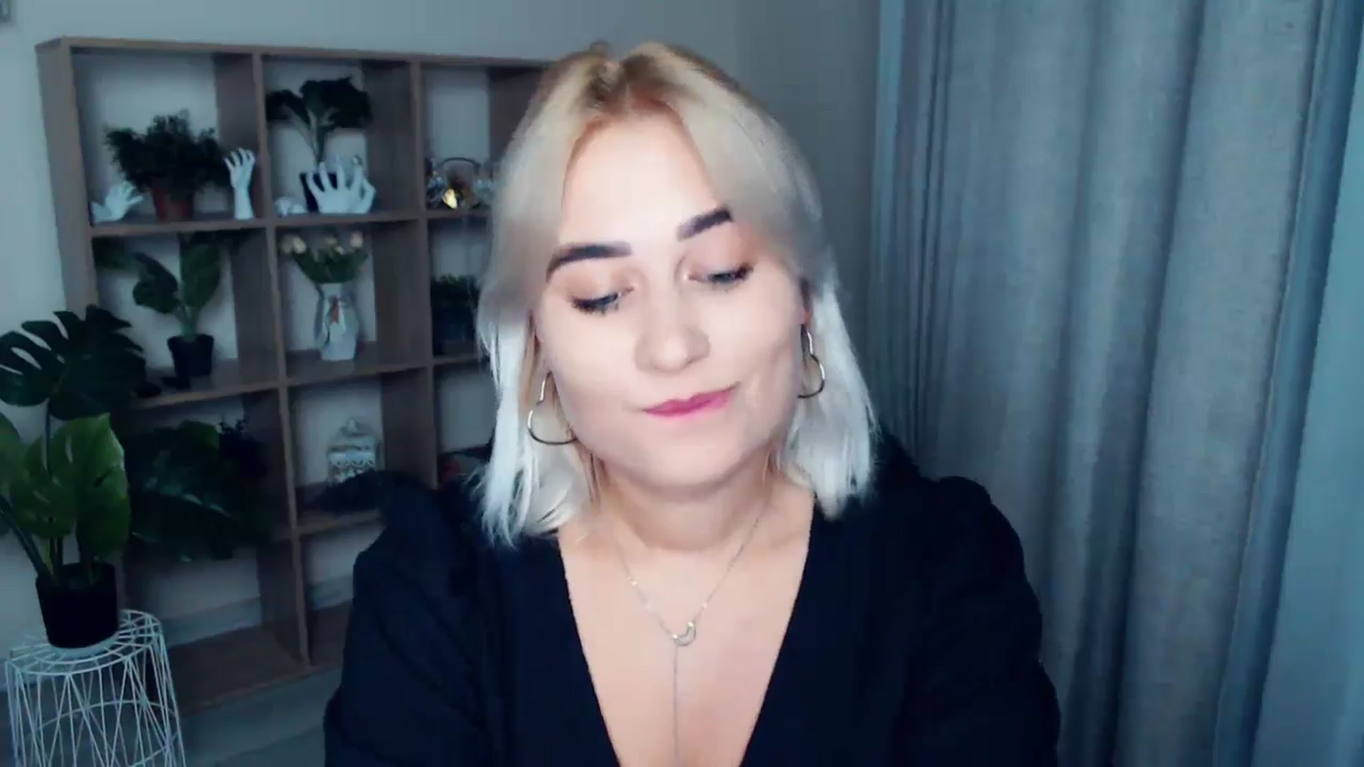 Gallery image thumbnail from Kukla_kolduna's myfreecams stream on, 09/04/2024, 17:58 image 3 of 20
