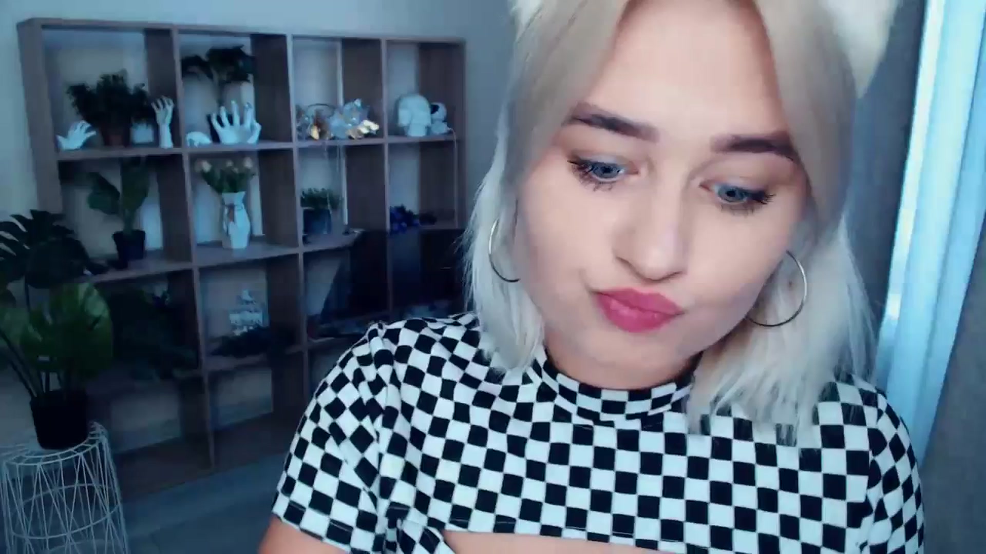 Gallery image thumbnail from Kukla_kolduna's myfreecams stream on, 09/05/2024, 16:09 image 16 of 20